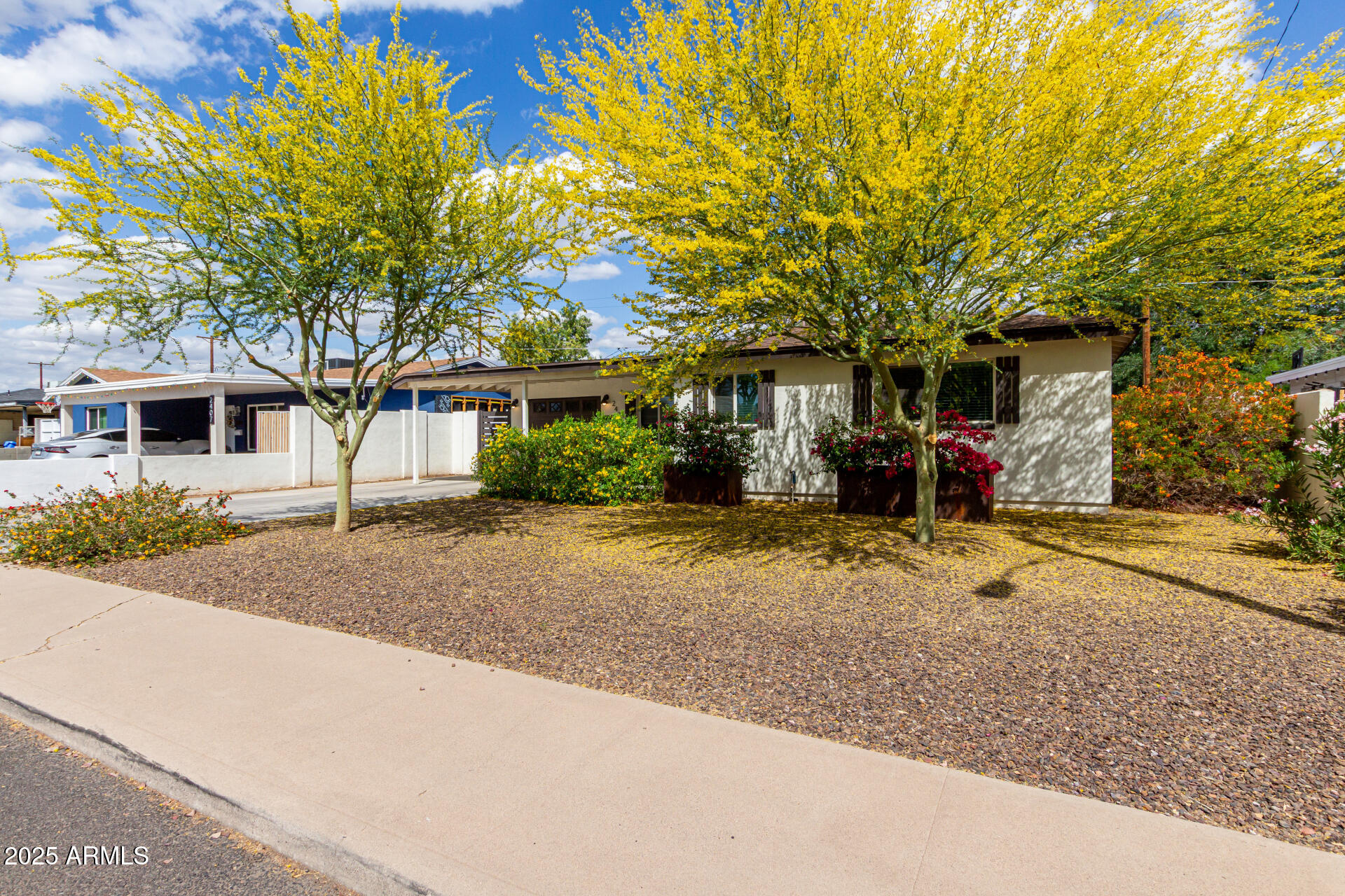 2401 N 37TH Way