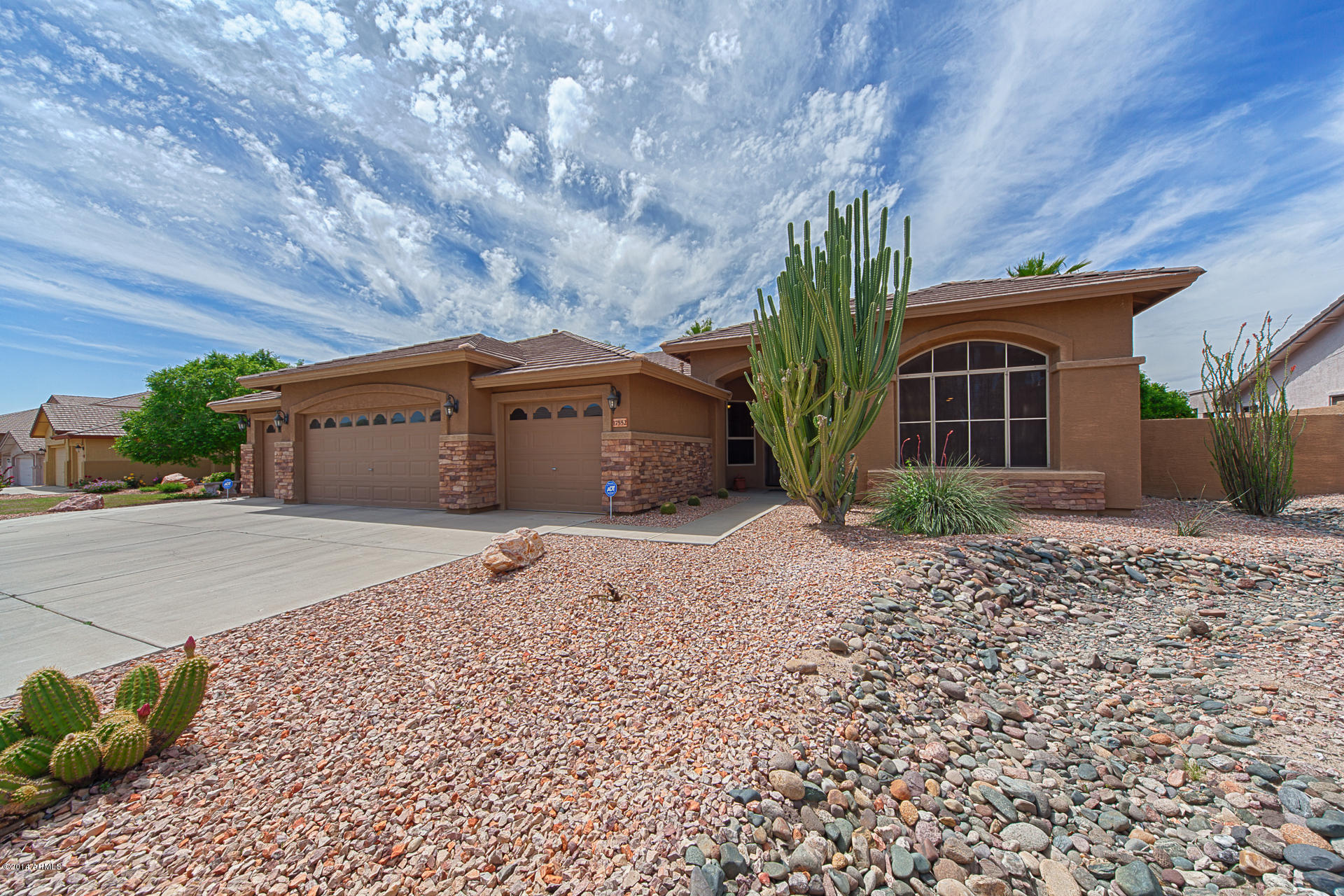 Photo 1 of 35 — 17552 N 70TH Lane, Glendale, AZ 85308