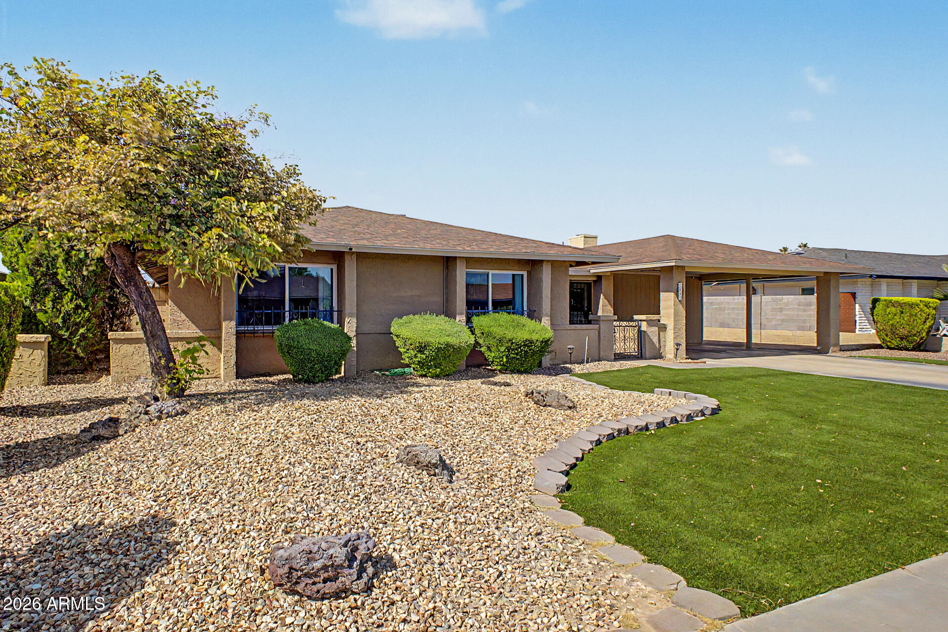 1822 E AUBURN Drive