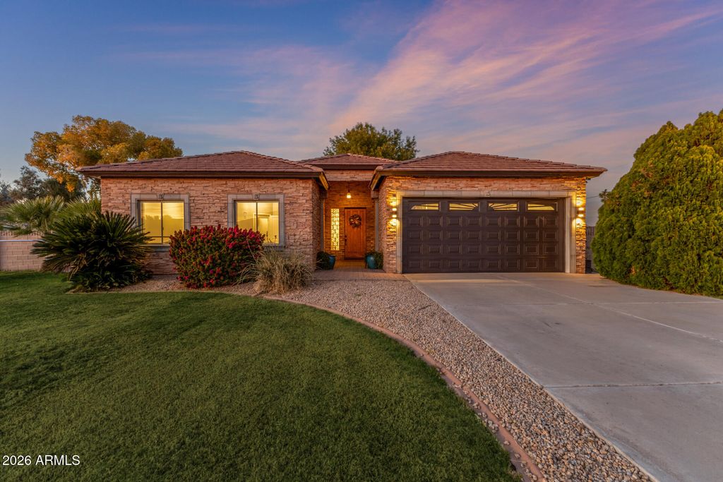 Photo of 24716 S 140th Street, Chandler, AZ 85249 (MLS # 6968051)