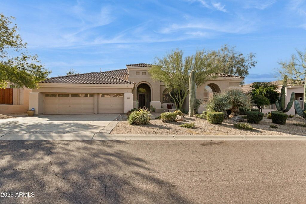 Photo of 11935 E Parkview Lane, Scottsdale, AZ 85255 (MLS # 6954508)