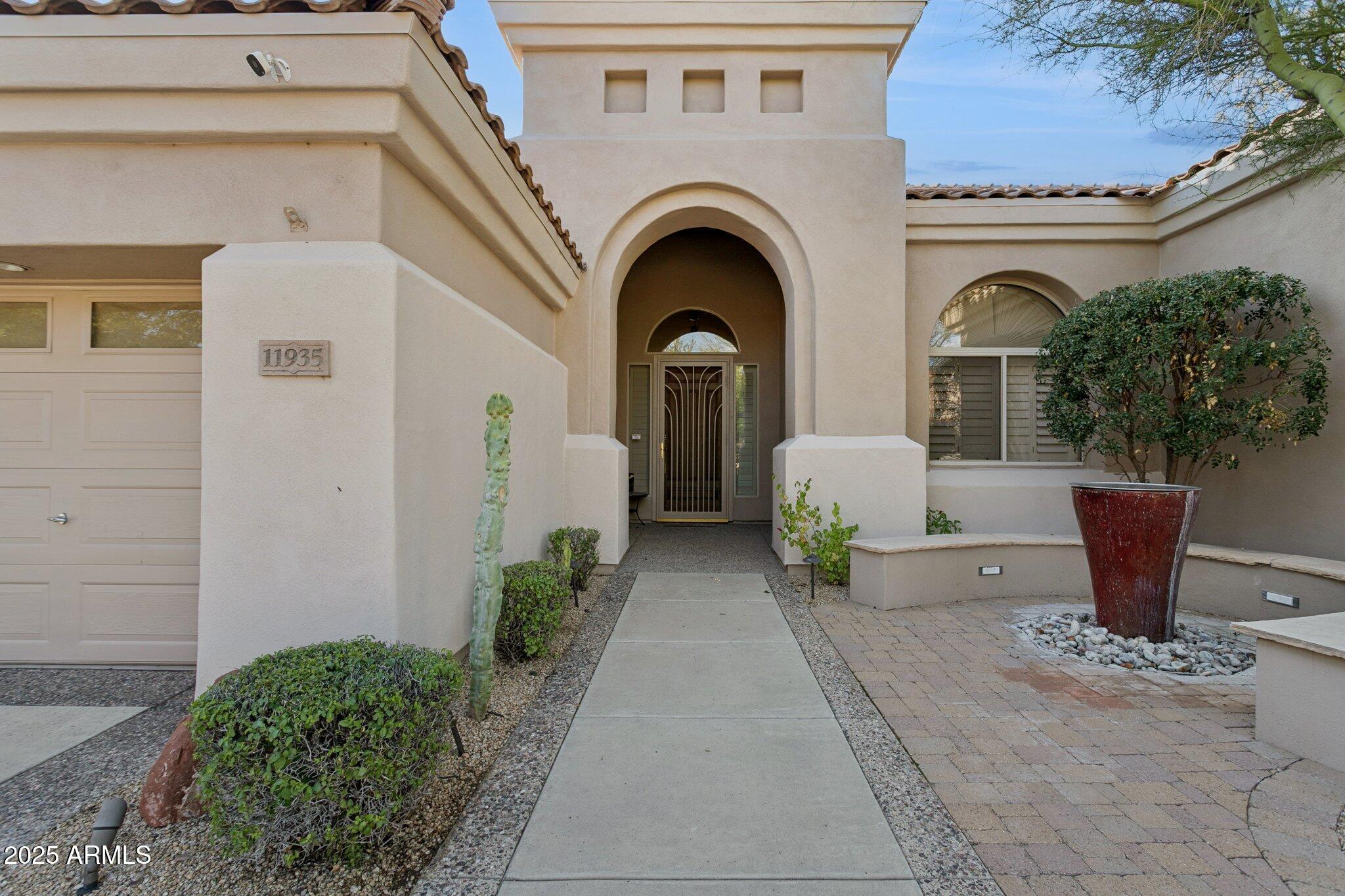 11935 E PARKVIEW Lane