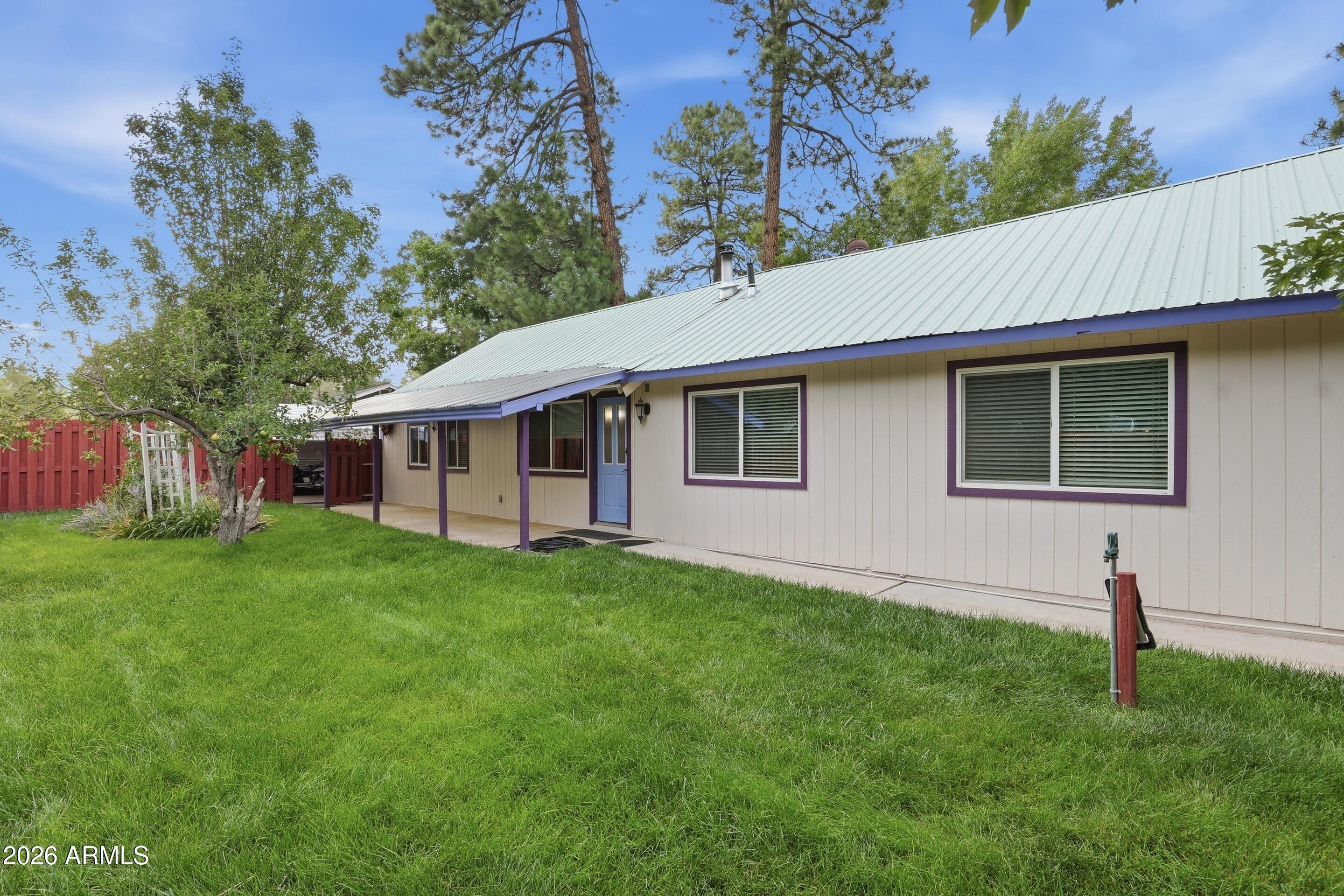 214 W THOMPSON Road