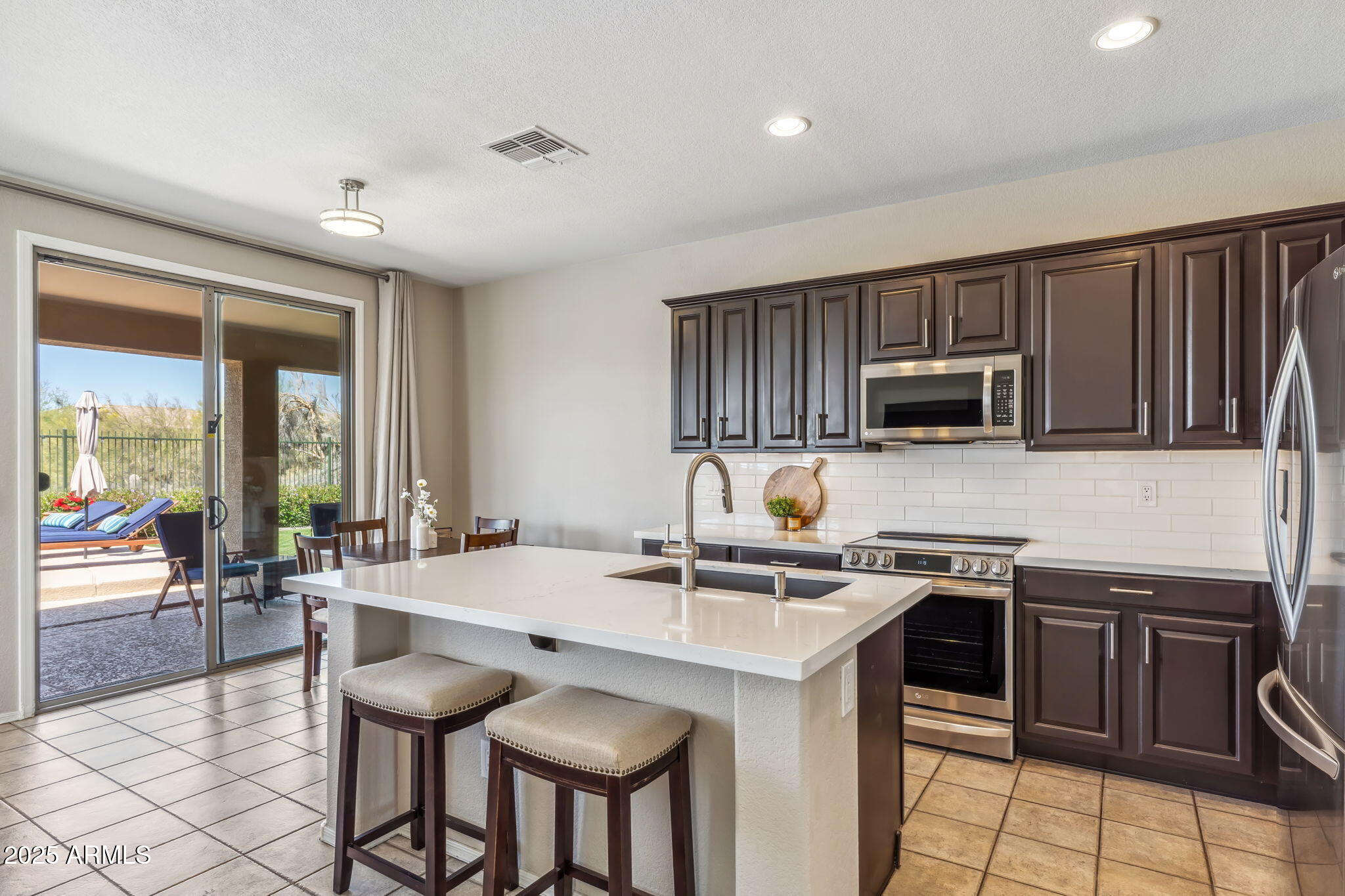 41110 N MAJESTY Way