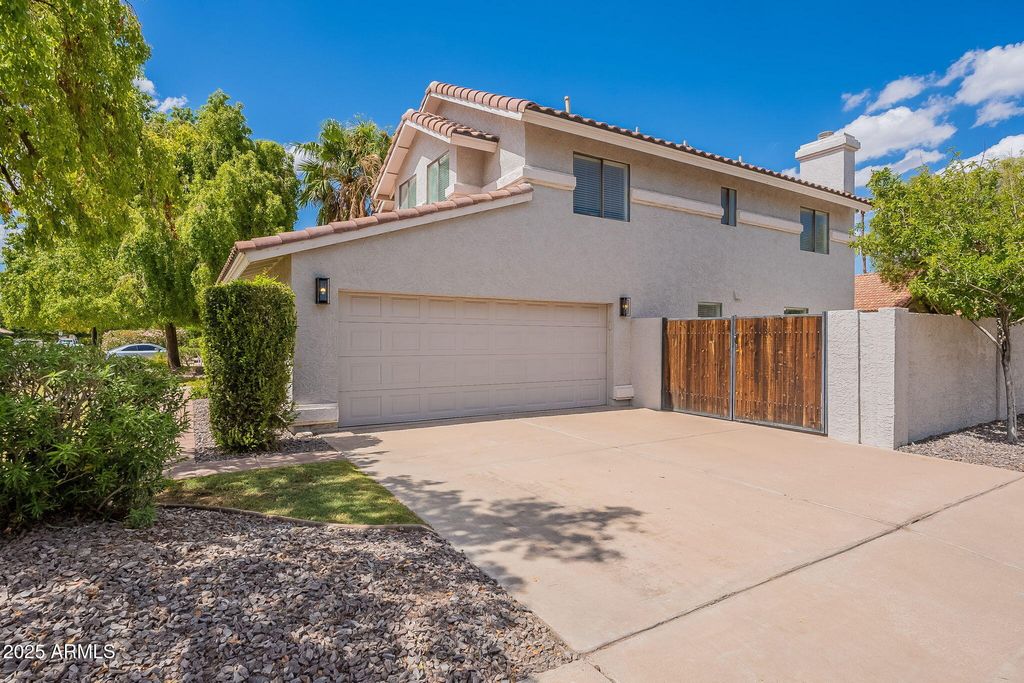 Photo of 2034 E Cortez Drive, Gilbert, AZ 85234 (MLS # 6919256)