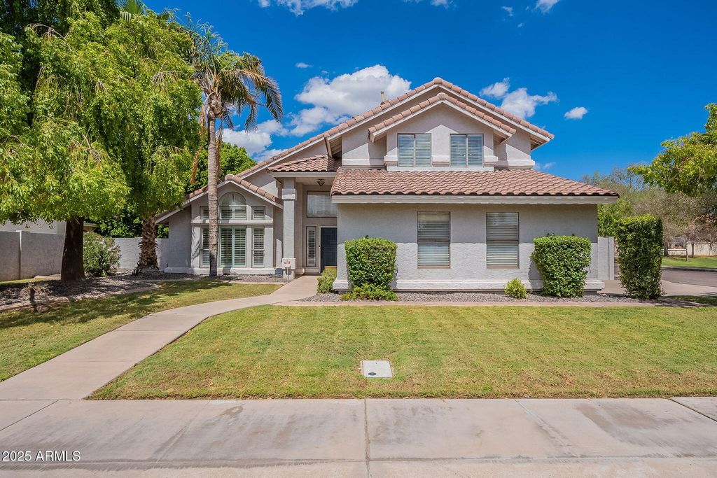 Photo of 2034 E Cortez Drive, Gilbert, AZ 85234 (MLS # 6919256)