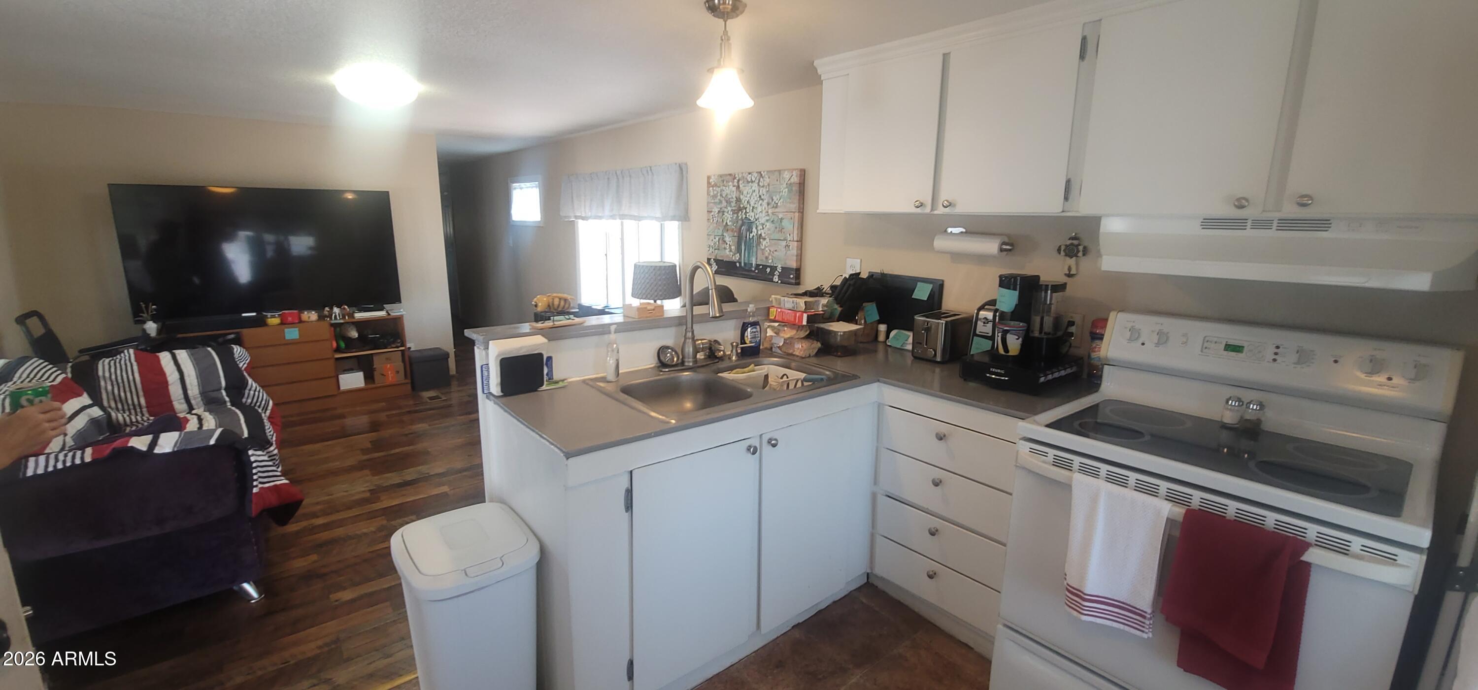 800 W APACHE Trail 24