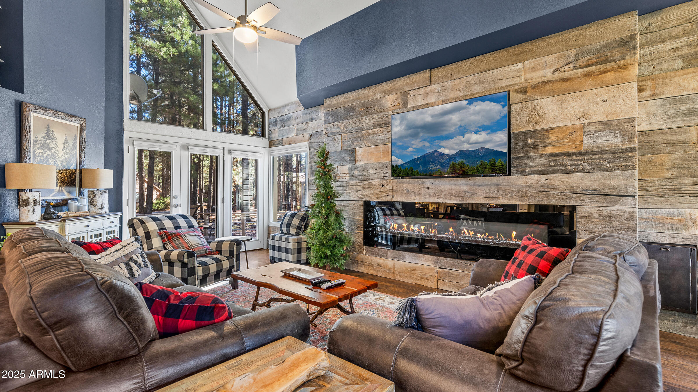 1301 N Royal Oaks Way