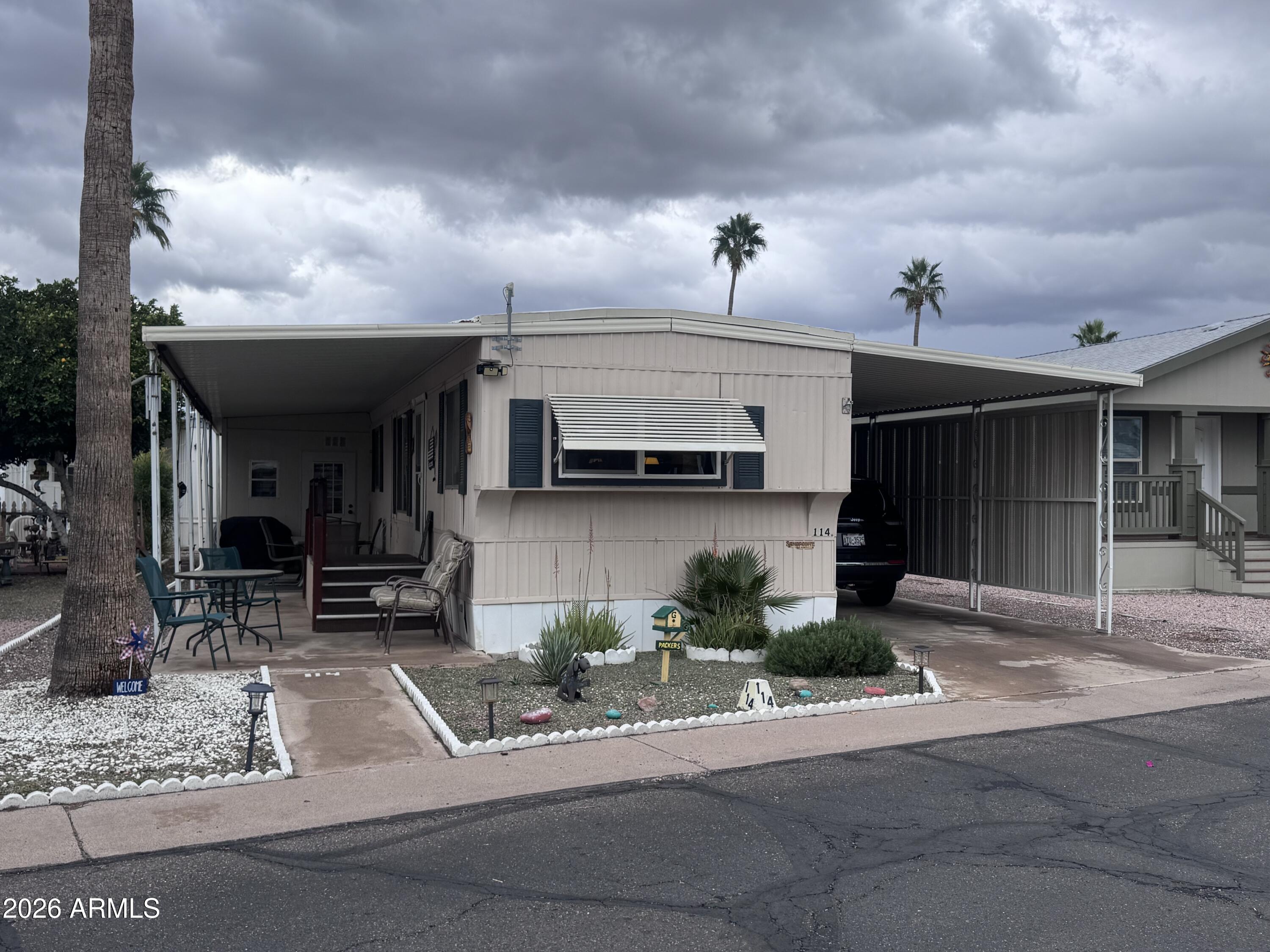 11425 E UNIVERSITY Drive 114