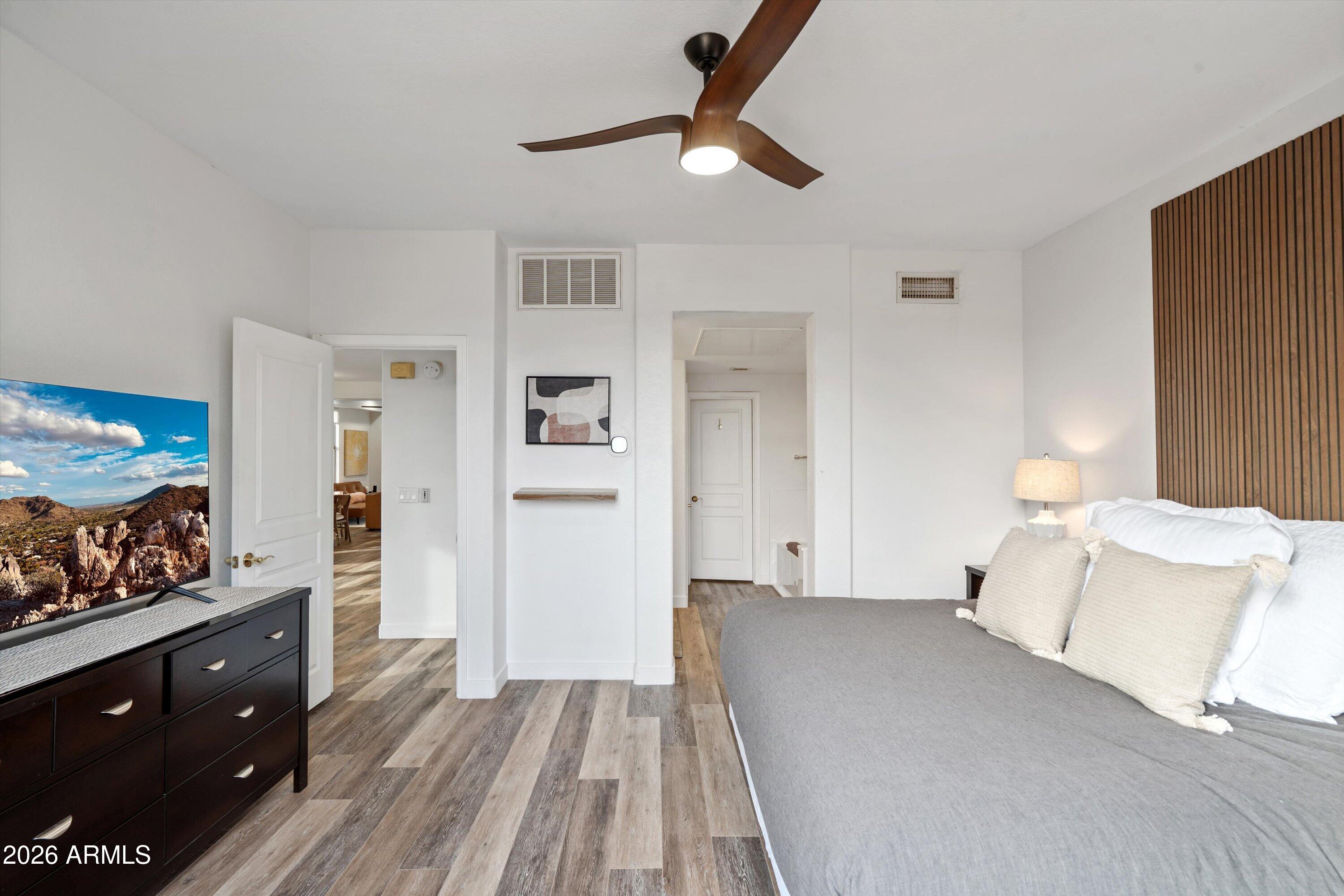 15221 N CLUBGATE Drive 2078