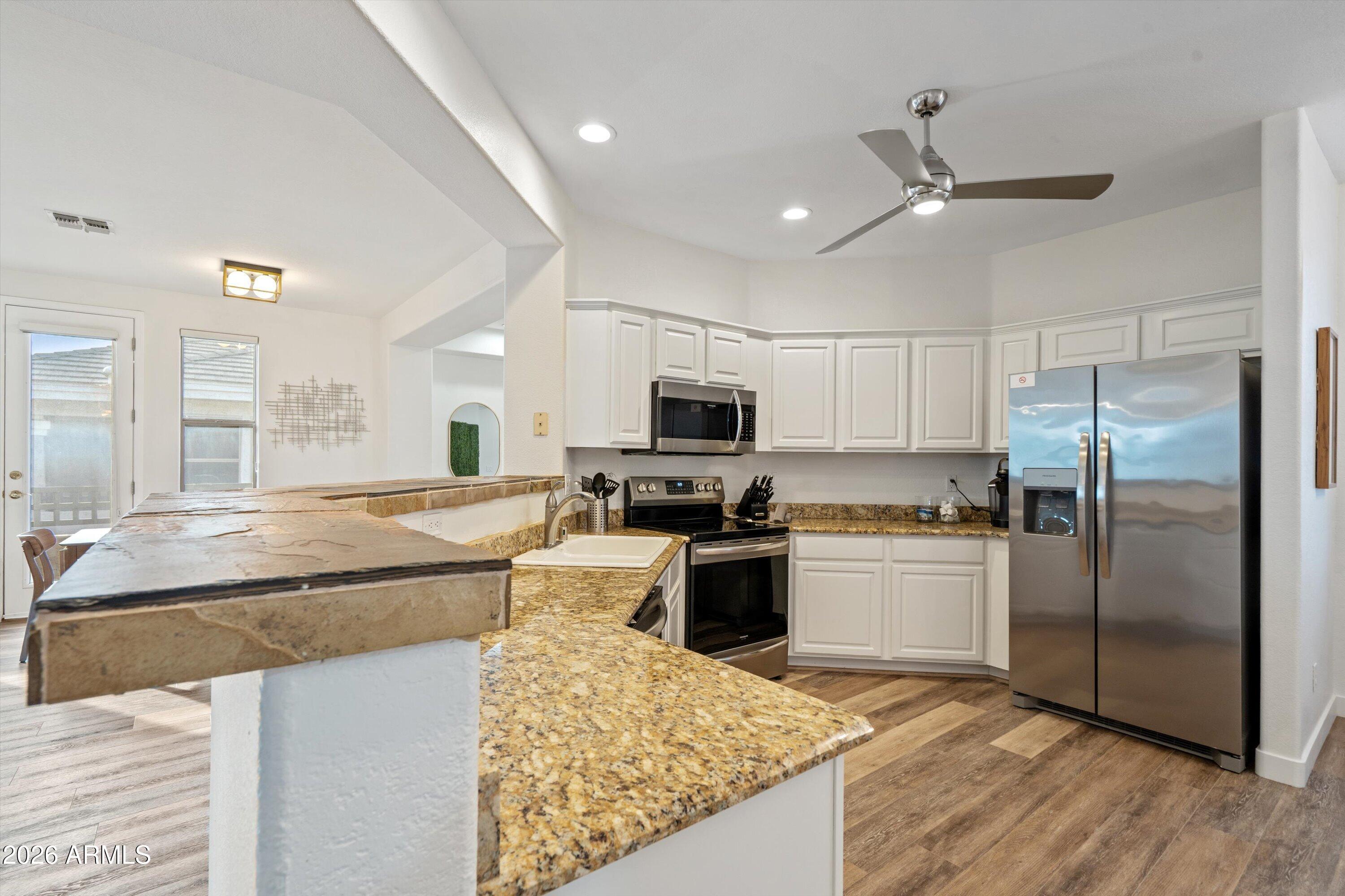 15221 N CLUBGATE Drive 2078