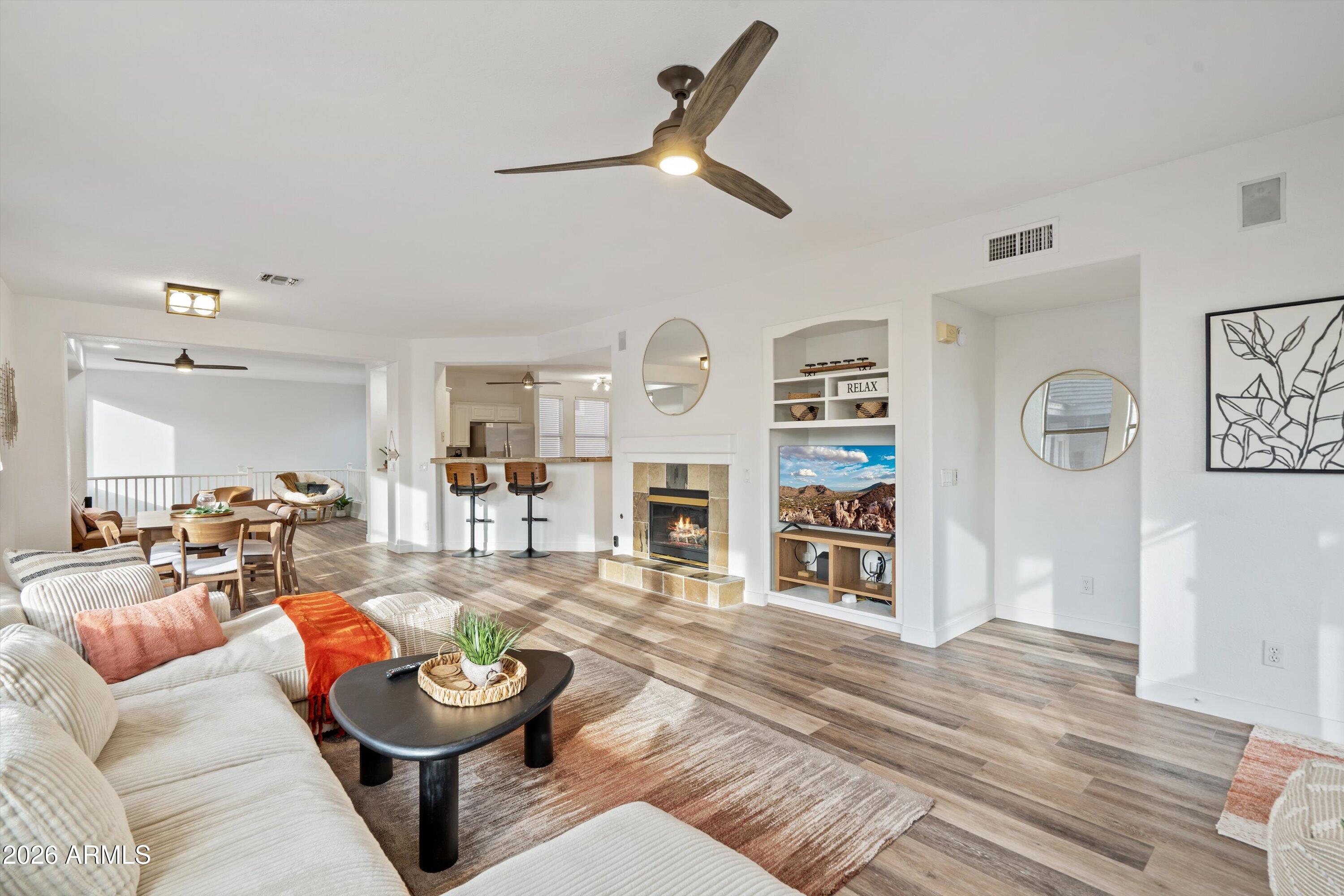 15221 N CLUBGATE Drive 2078