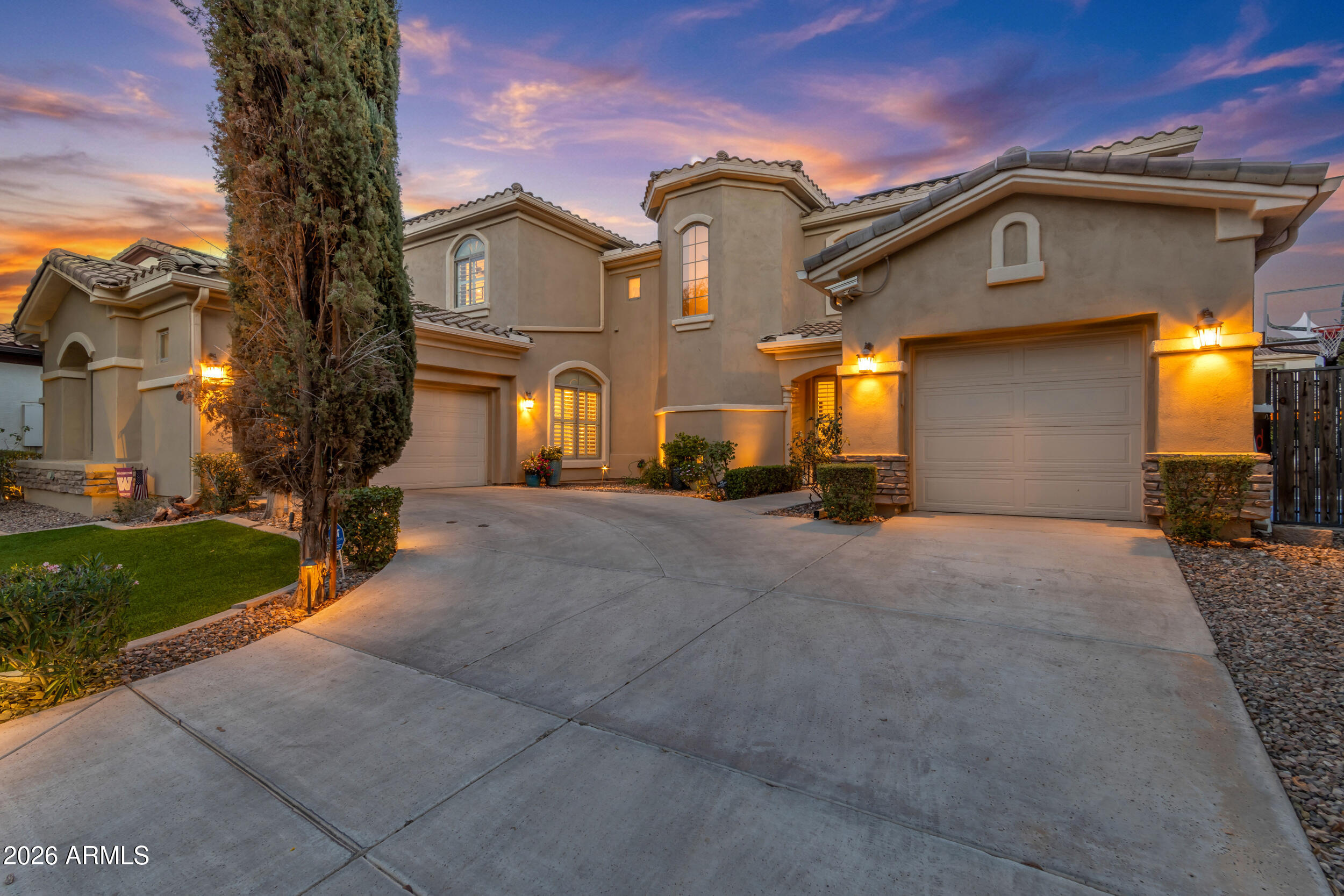 4611 E DESPERADO Road