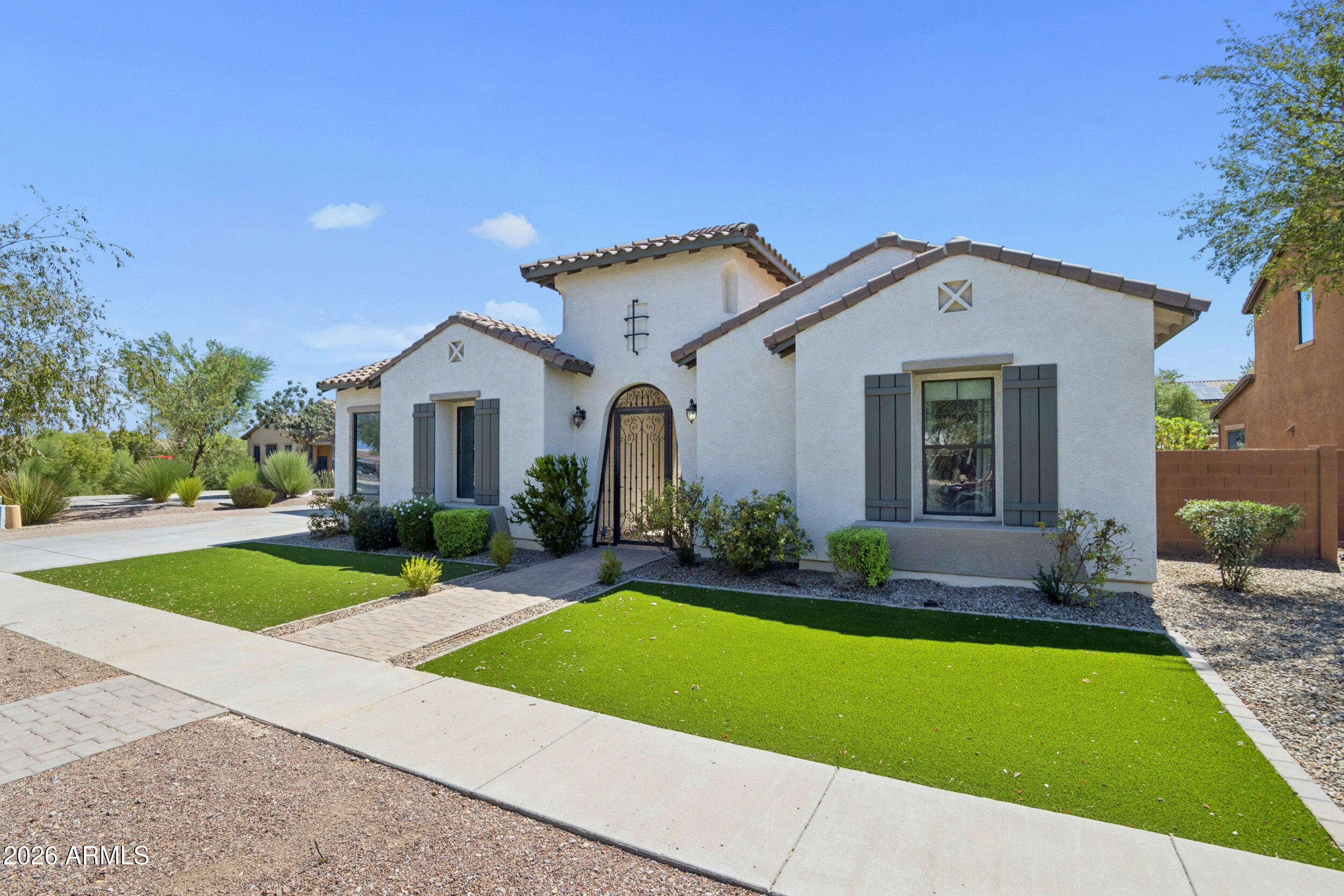 3153 E RED OAK Court