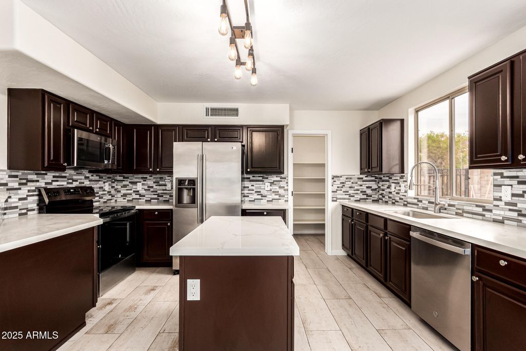 Photo of 21078 N 74th Lane, Glendale, AZ 85308 (MLS # 6932029)