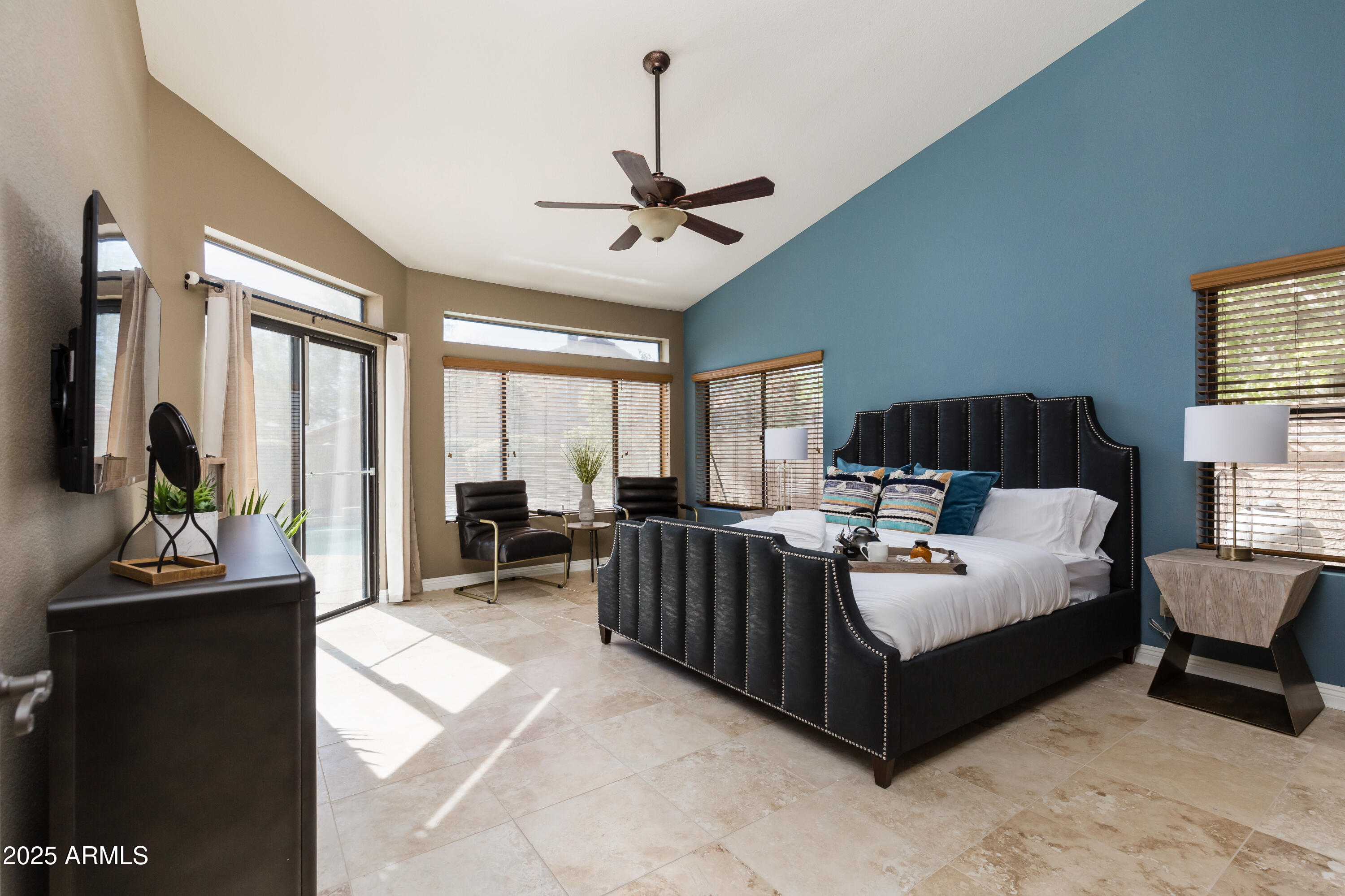 5821 E AIRE LIBRE Avenue