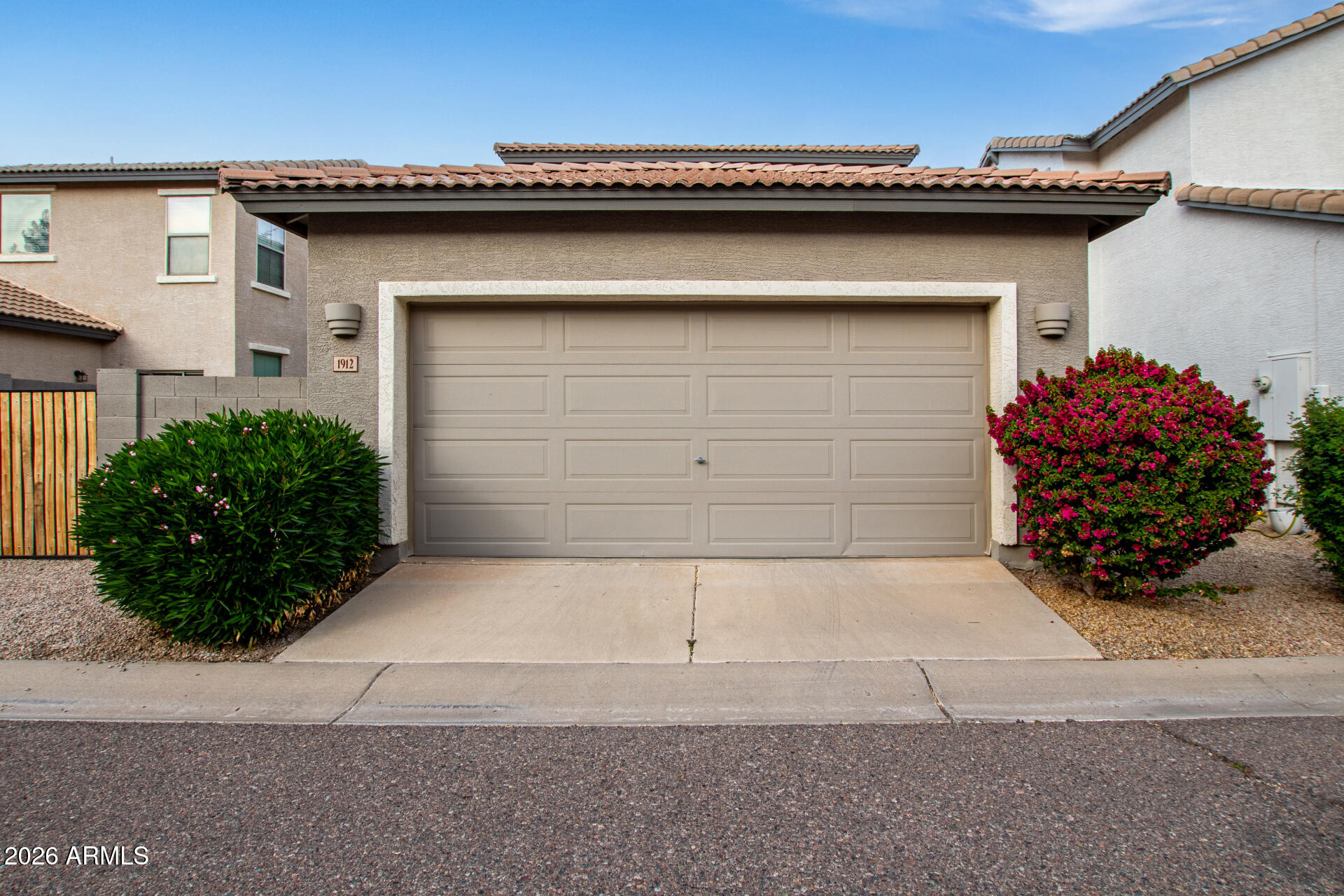 1912 E HARRISON Street