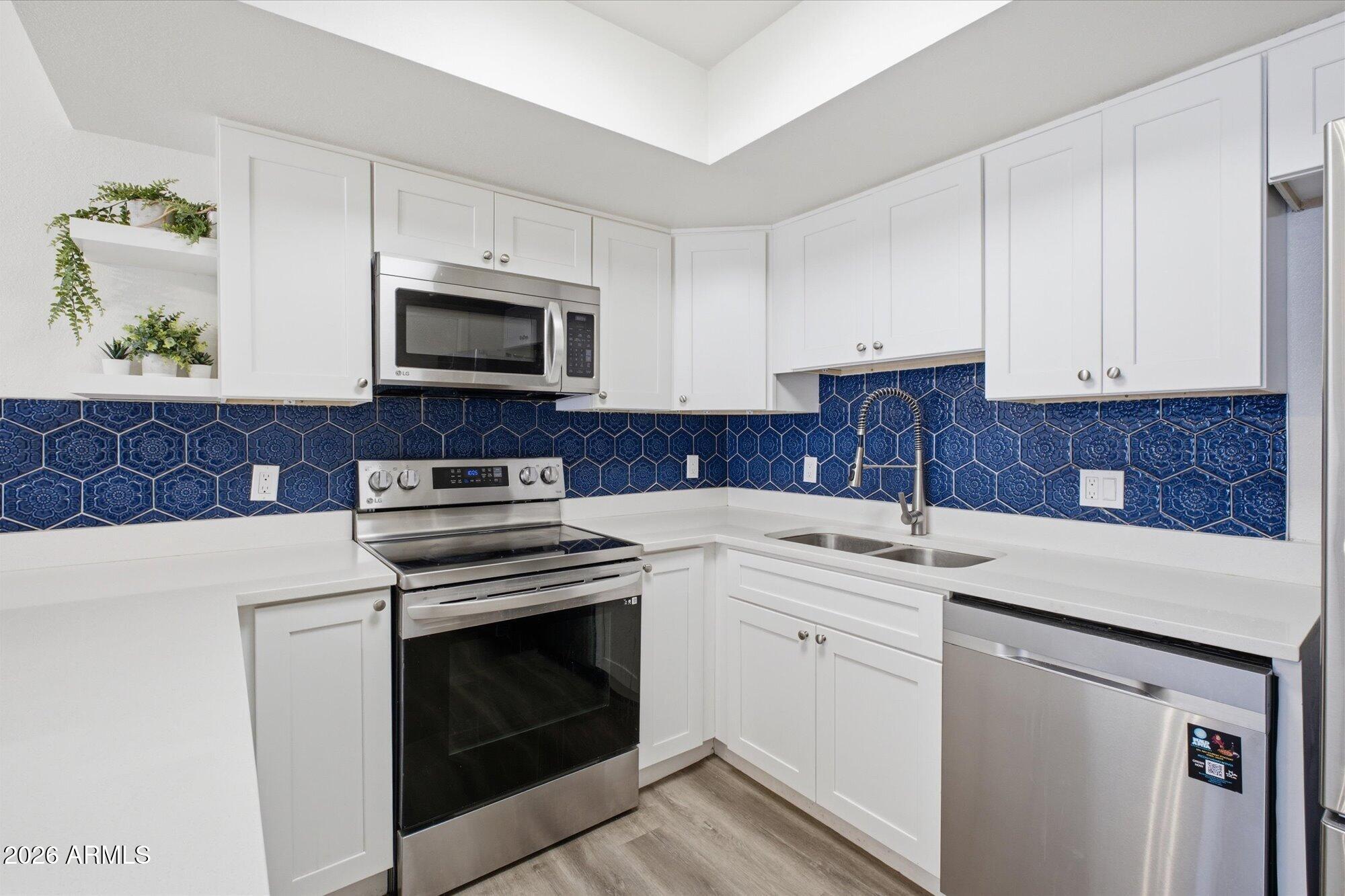 2143 E CENTER Lane 1