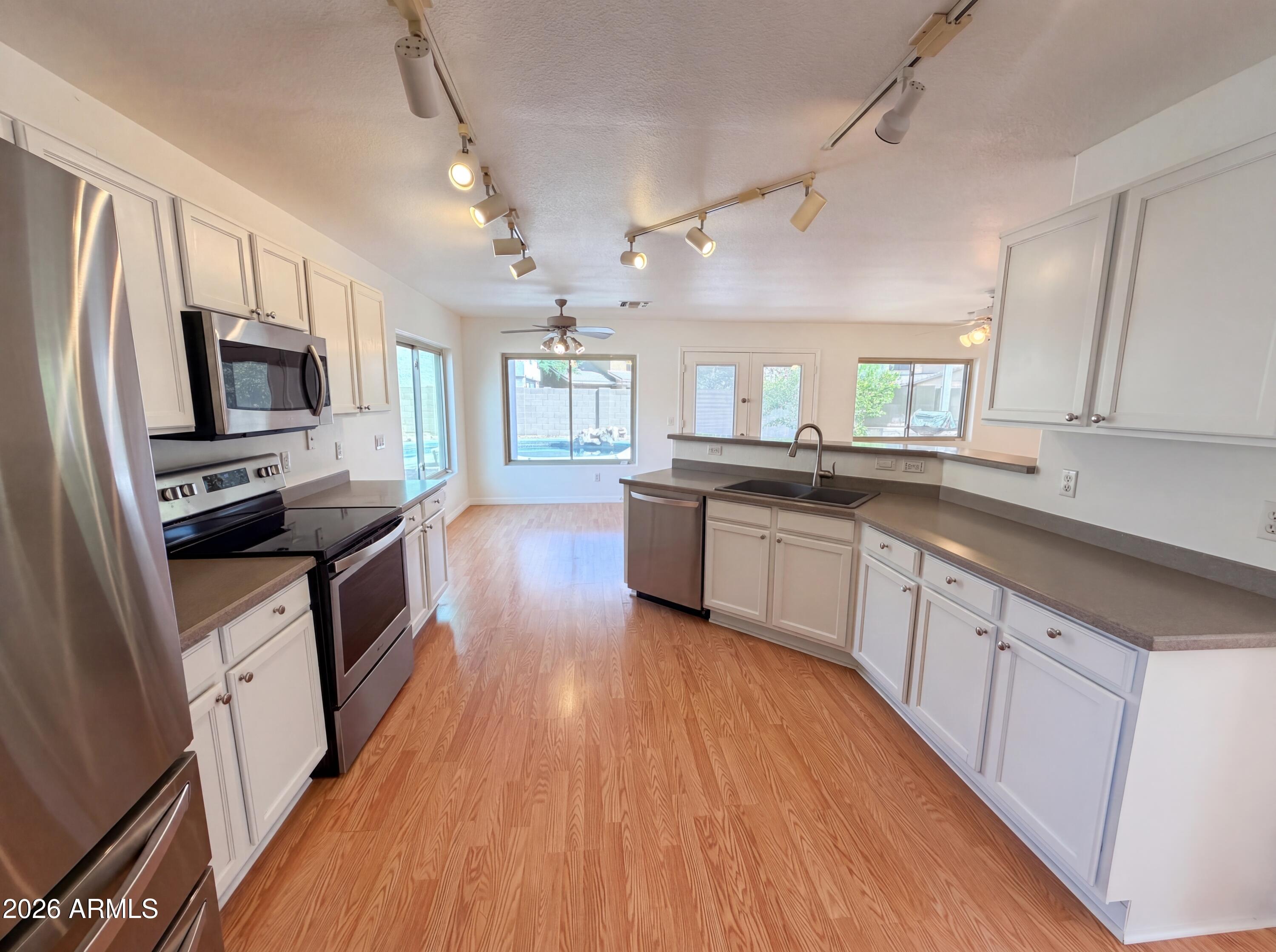 2234 E PARAISO Drive