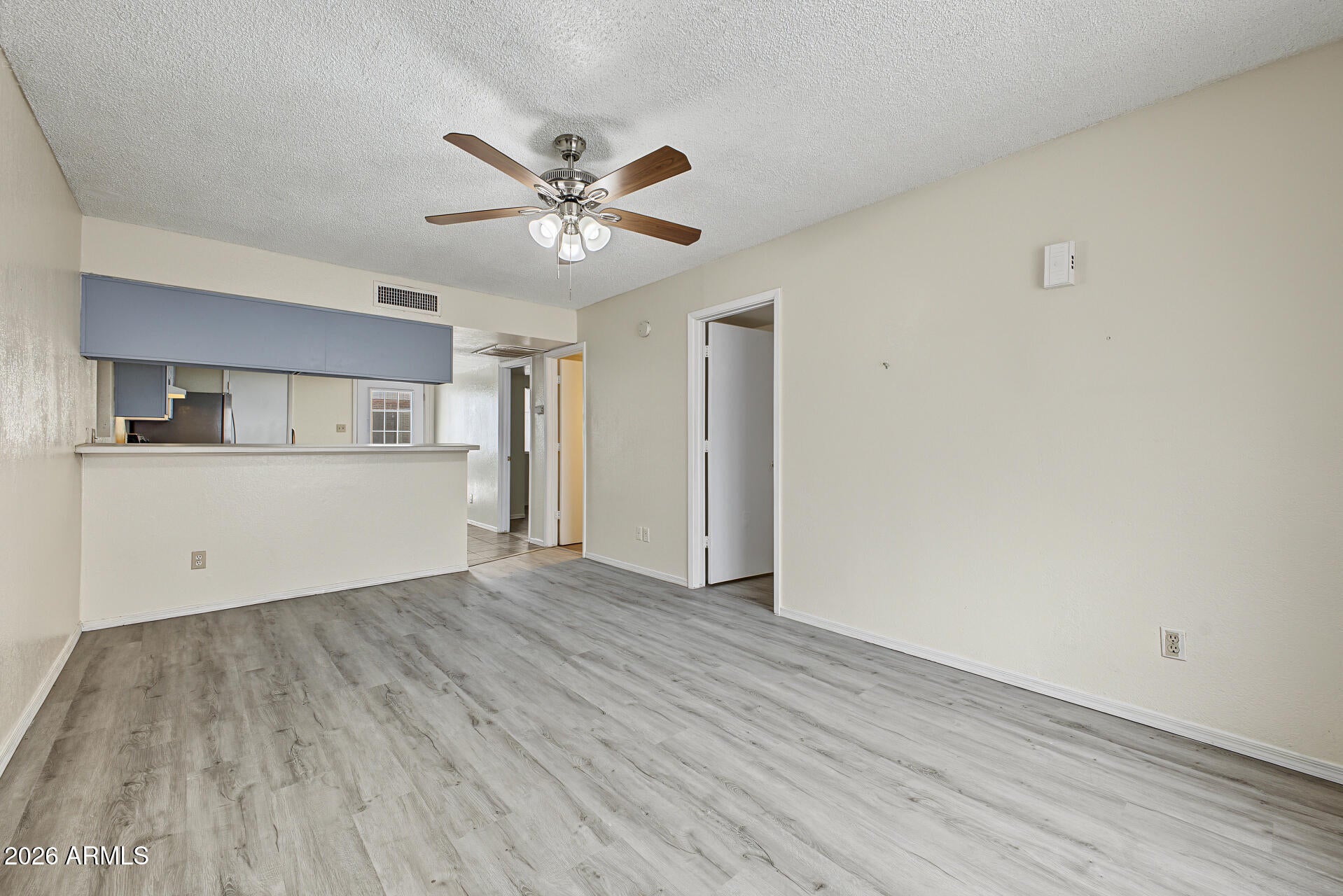 2437 E TRACY Lane 1
