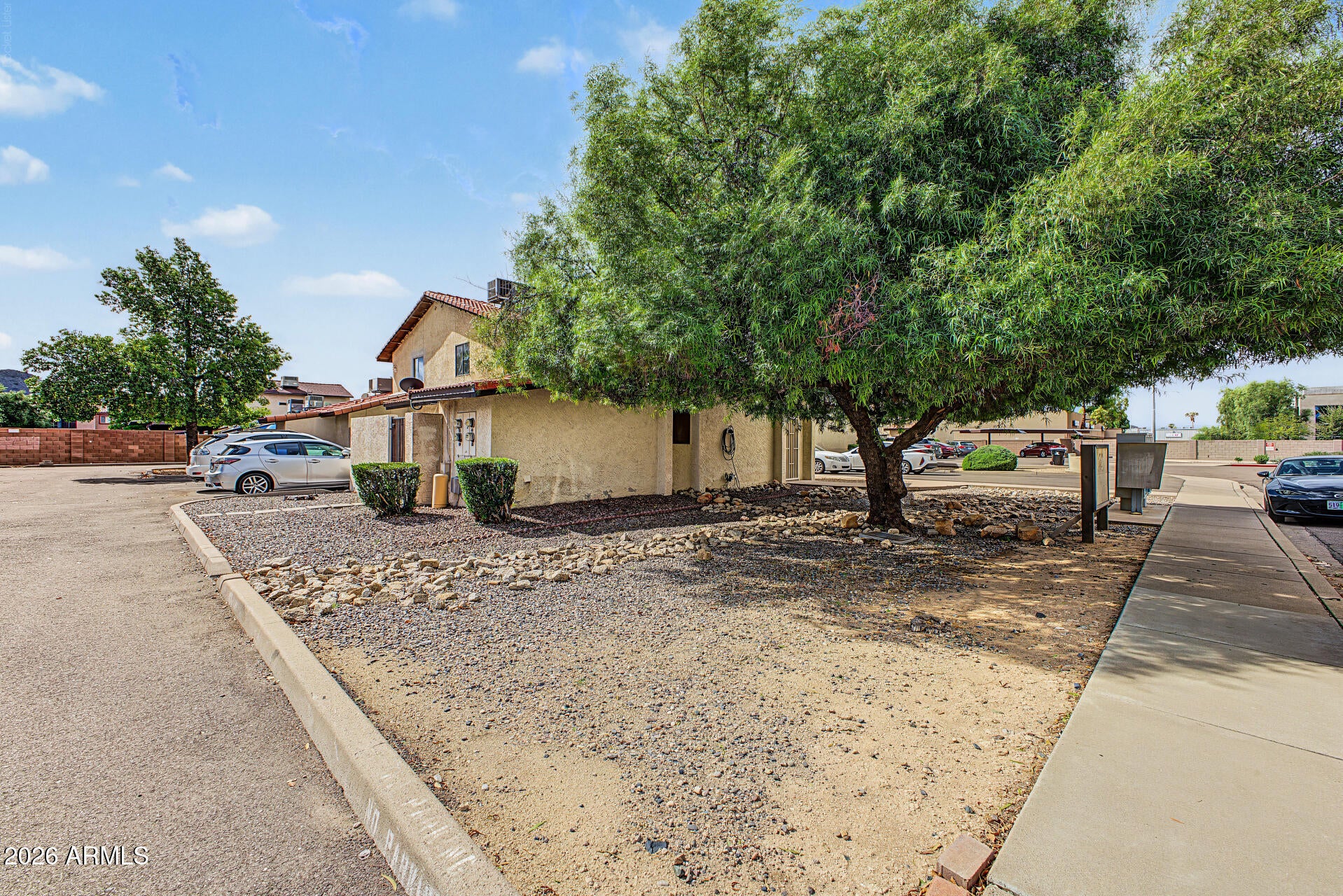 2437 E TRACY Lane 1