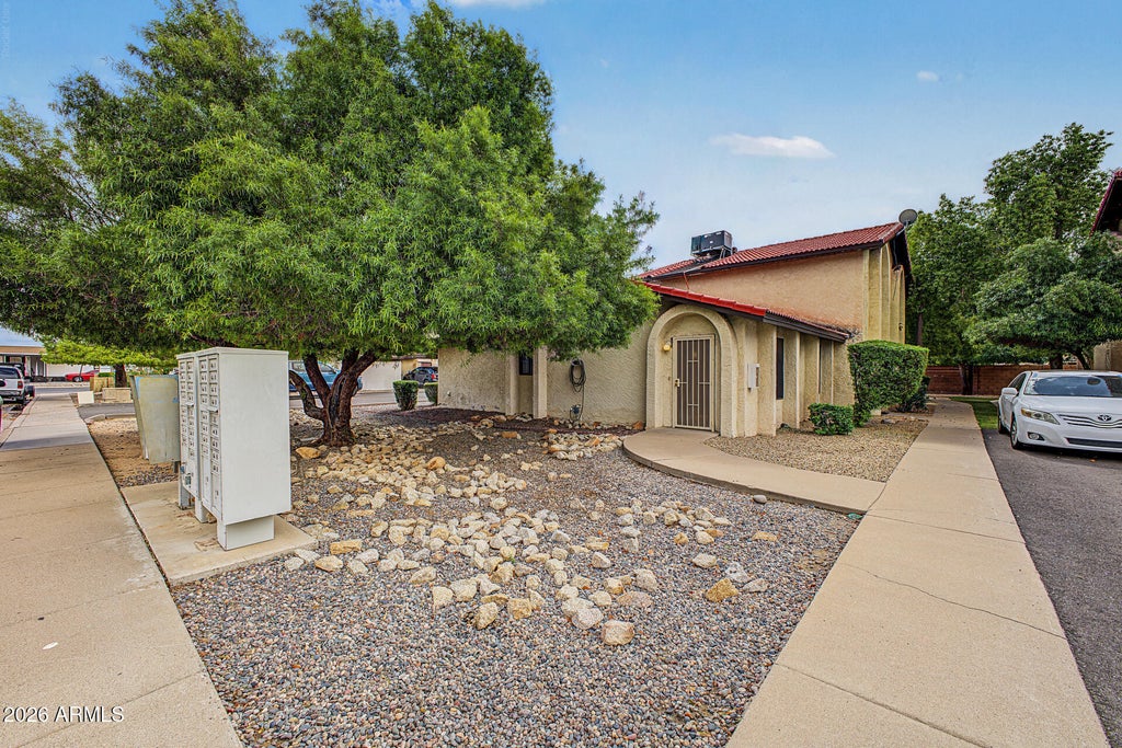 Photo of 2437 E Tracy Lane #1, Phoenix, AZ 85032 (MLS # 7095859)