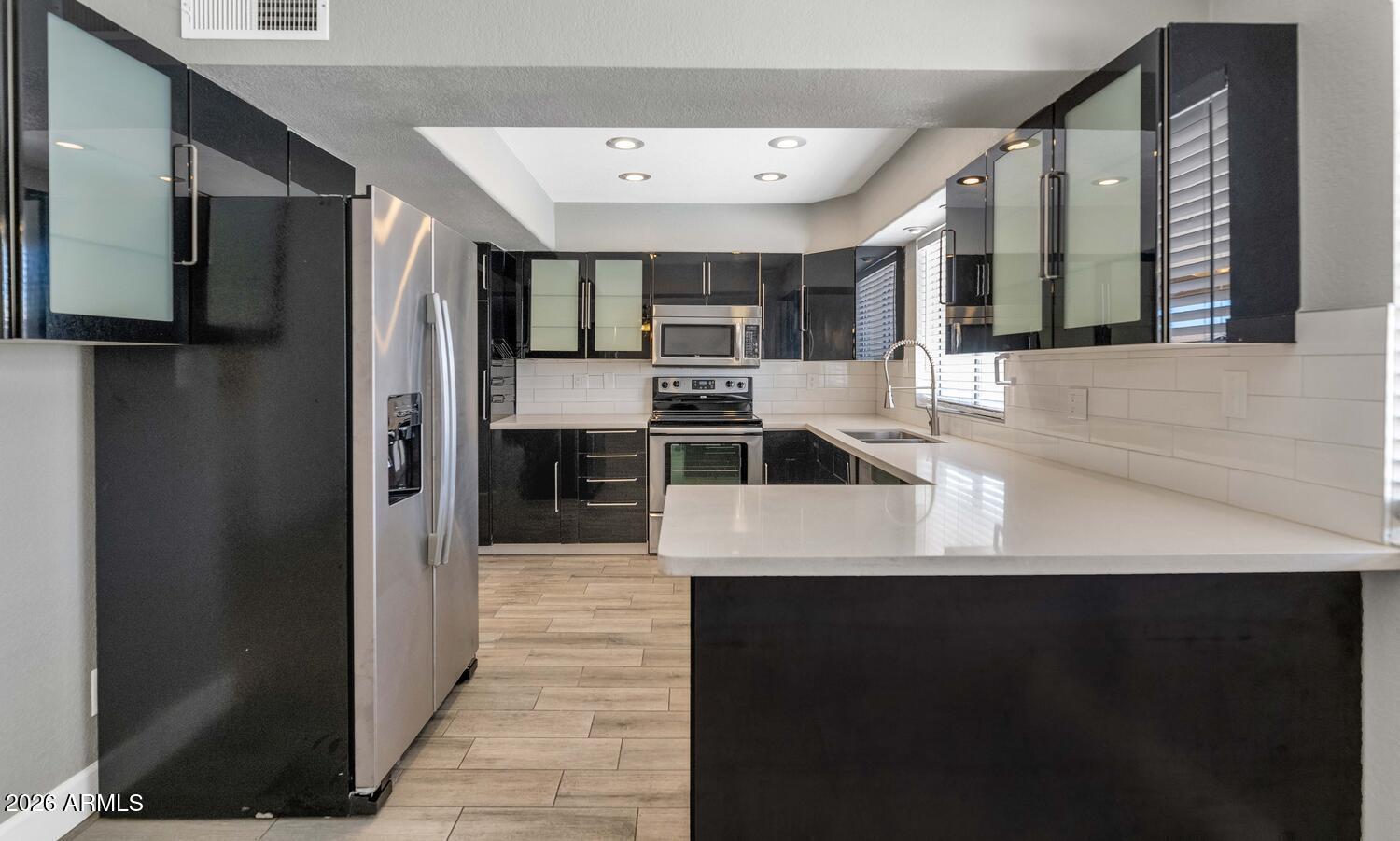 4017 W GROVERS Avenue