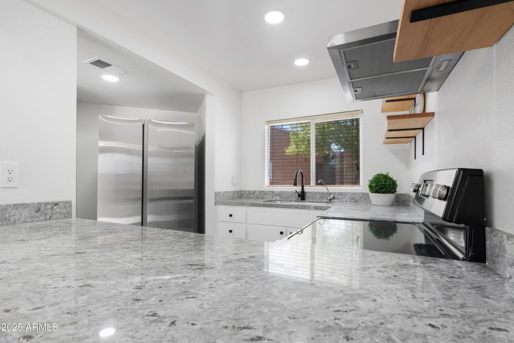 Photo of 916 S Melody Lane, Tempe, AZ 85281 (MLS # 6903521)