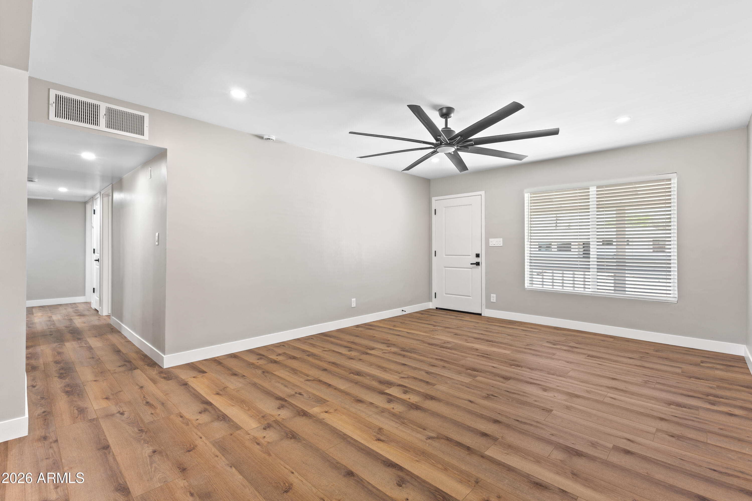 724 W Missouri Avenue