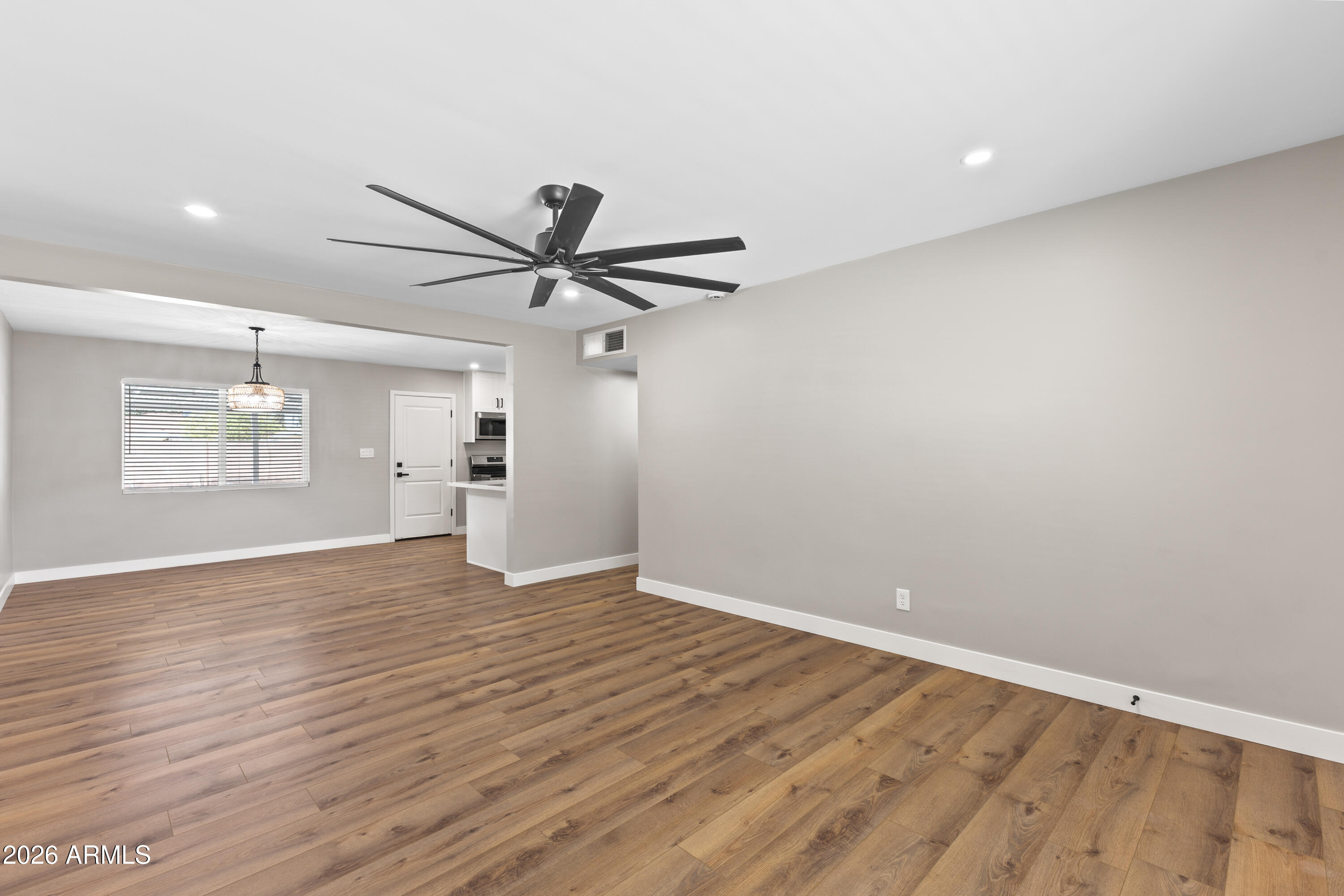 724 W Missouri Avenue