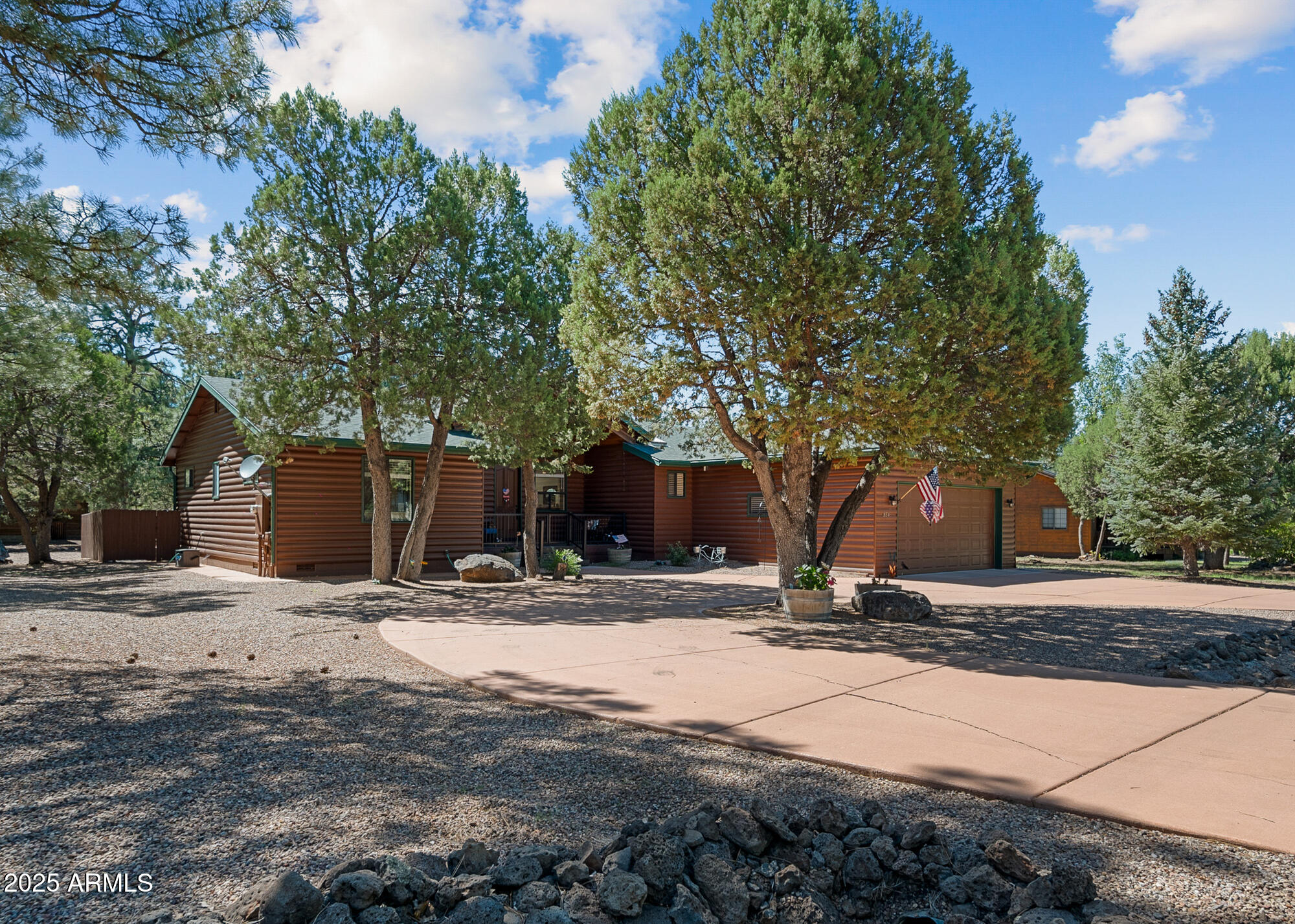854 Pine Creek Circle