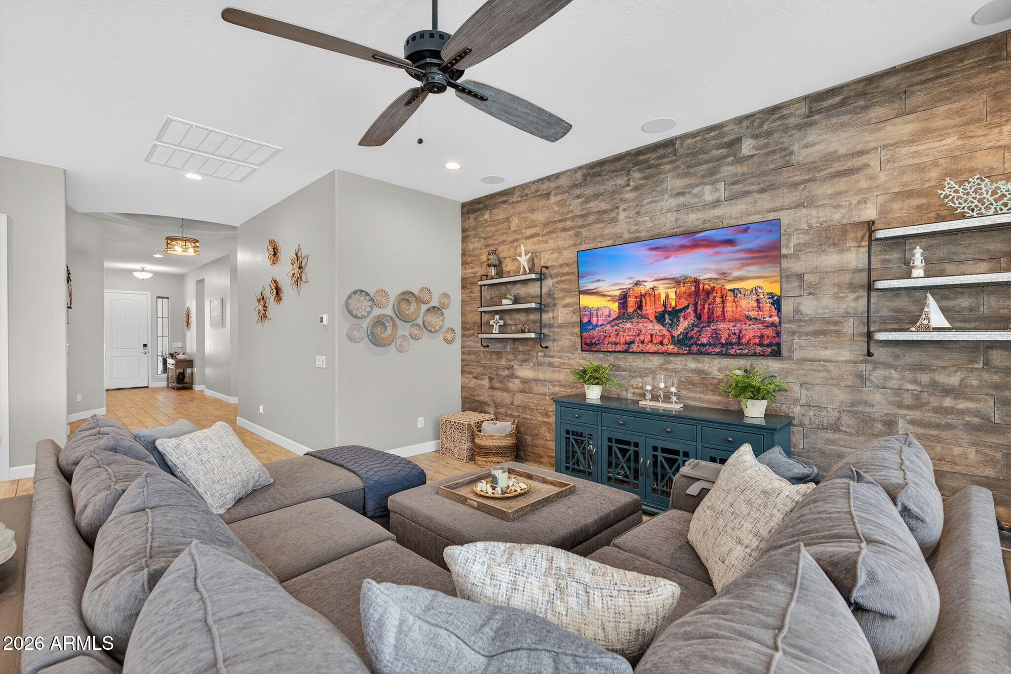 21237 W MINNEZONA Avenue