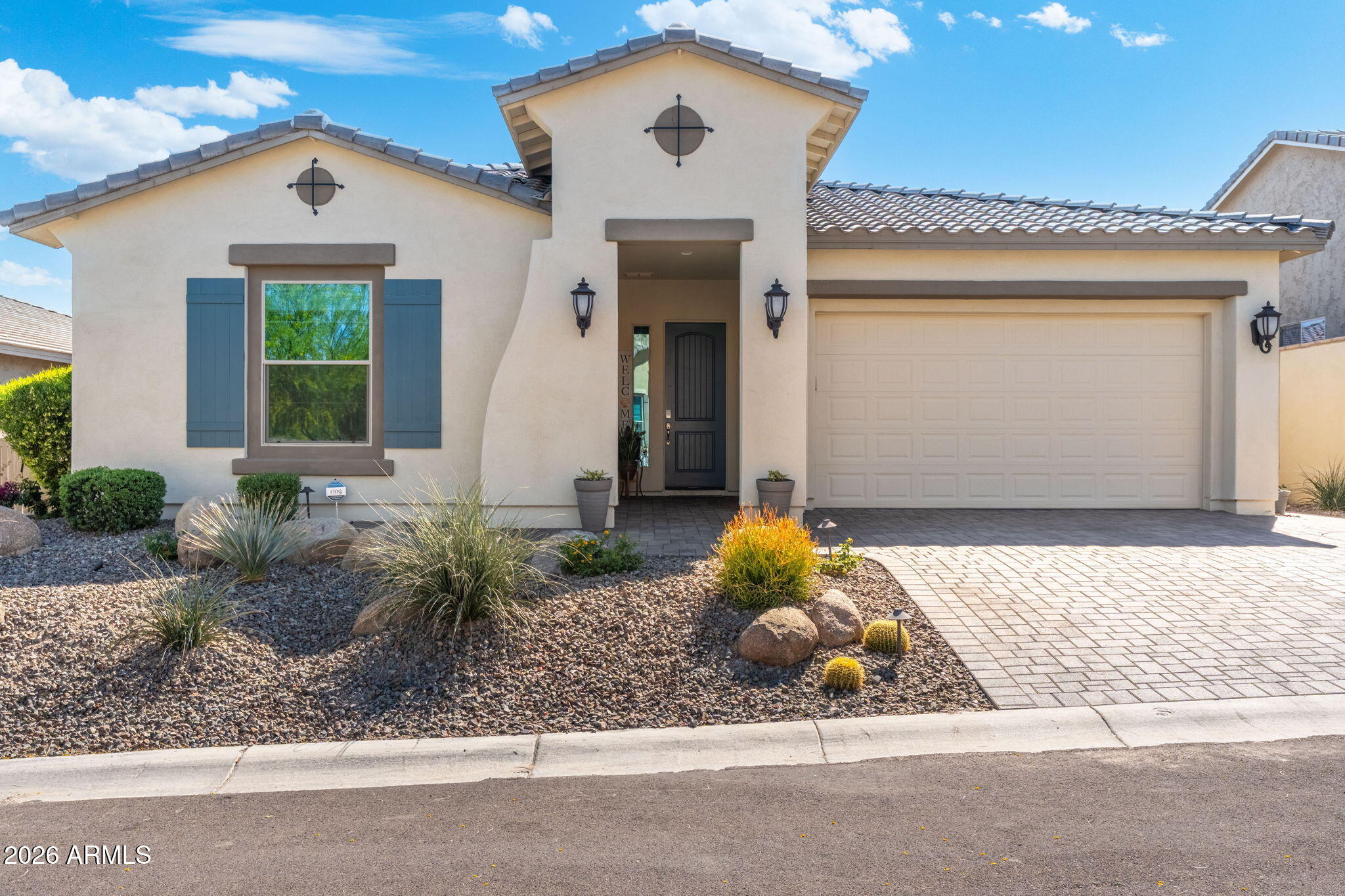 21237 W MINNEZONA Avenue