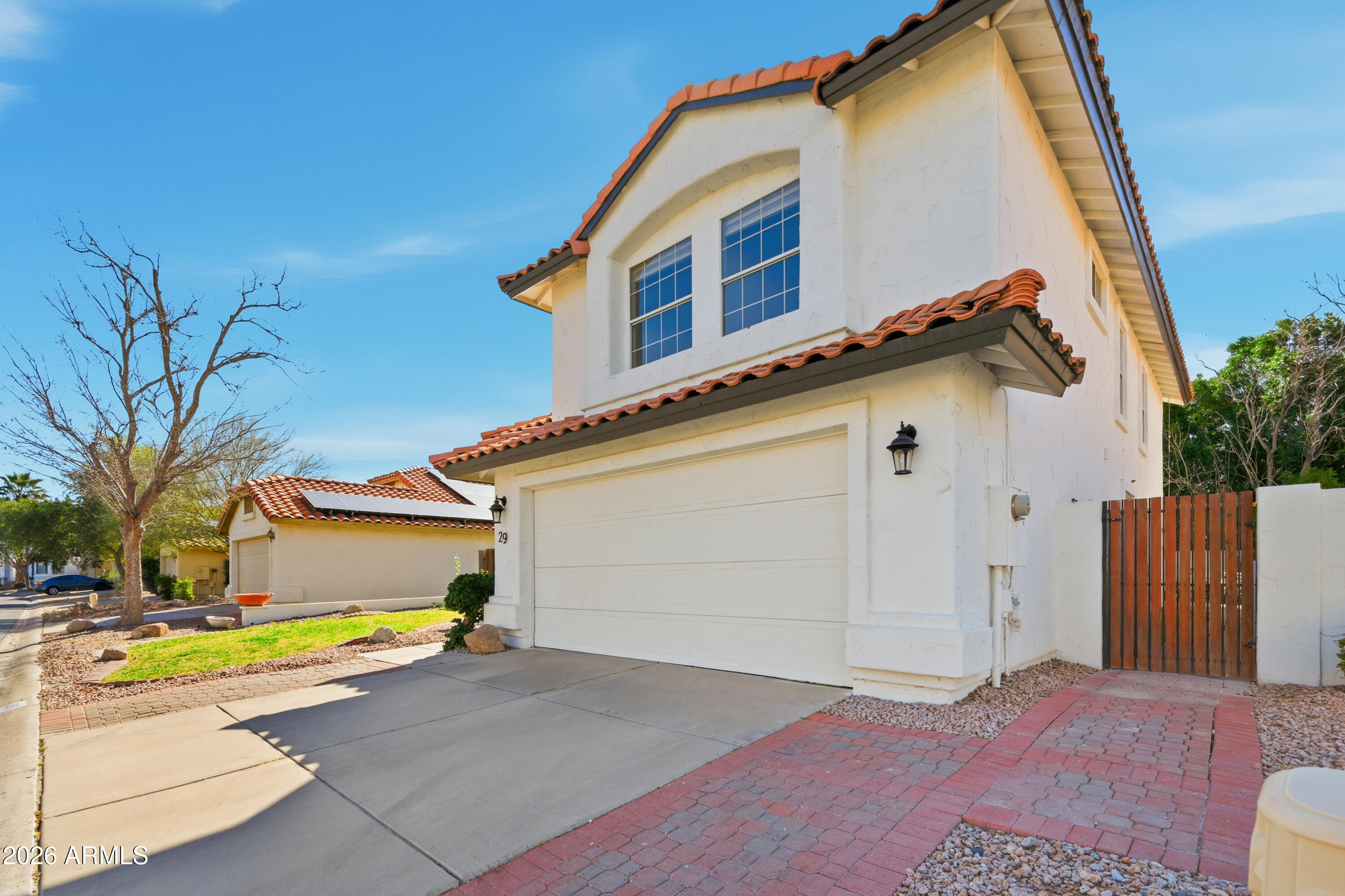 2560 N LINDSAY Road 29