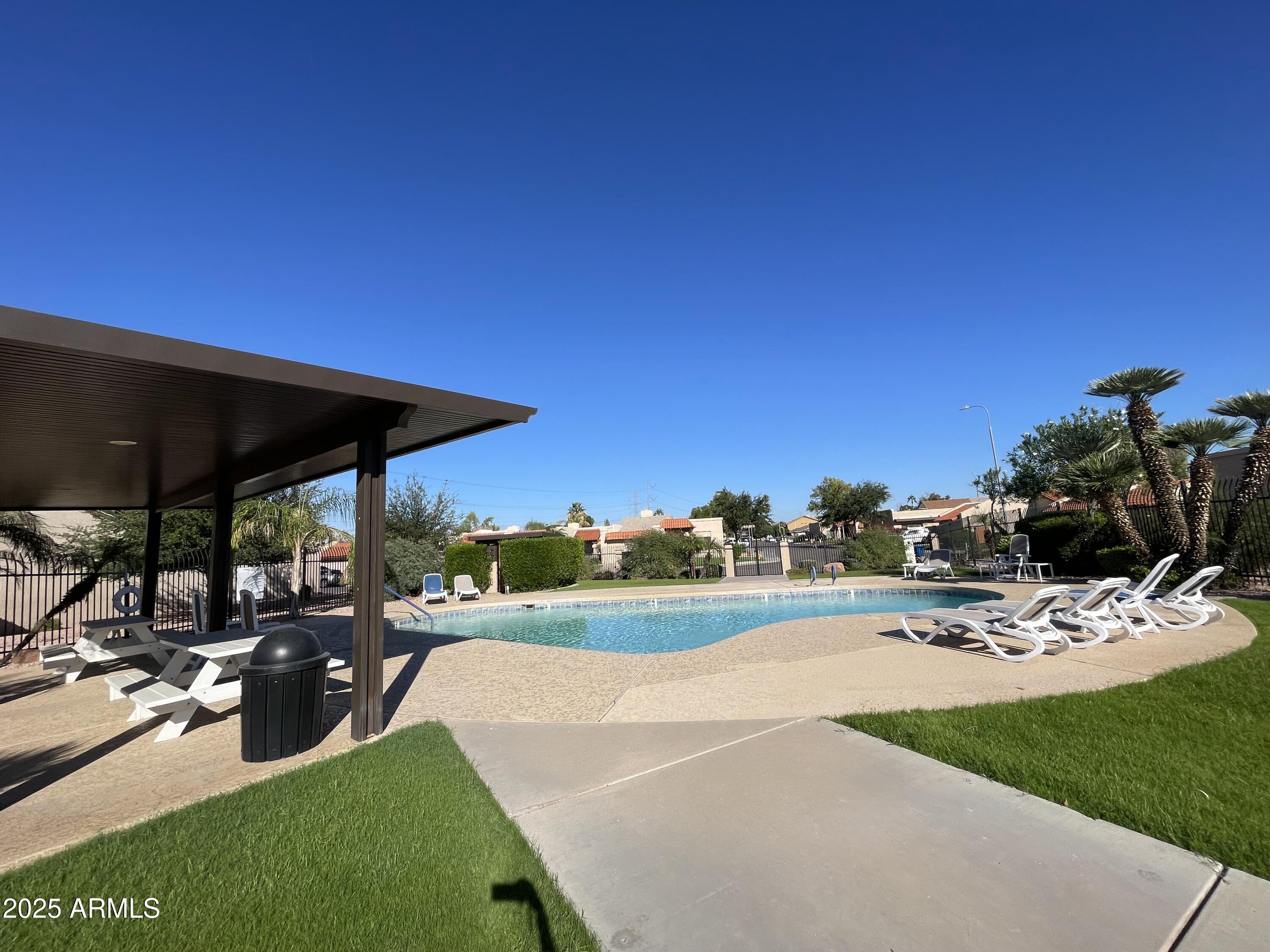 898 W STERLING Place