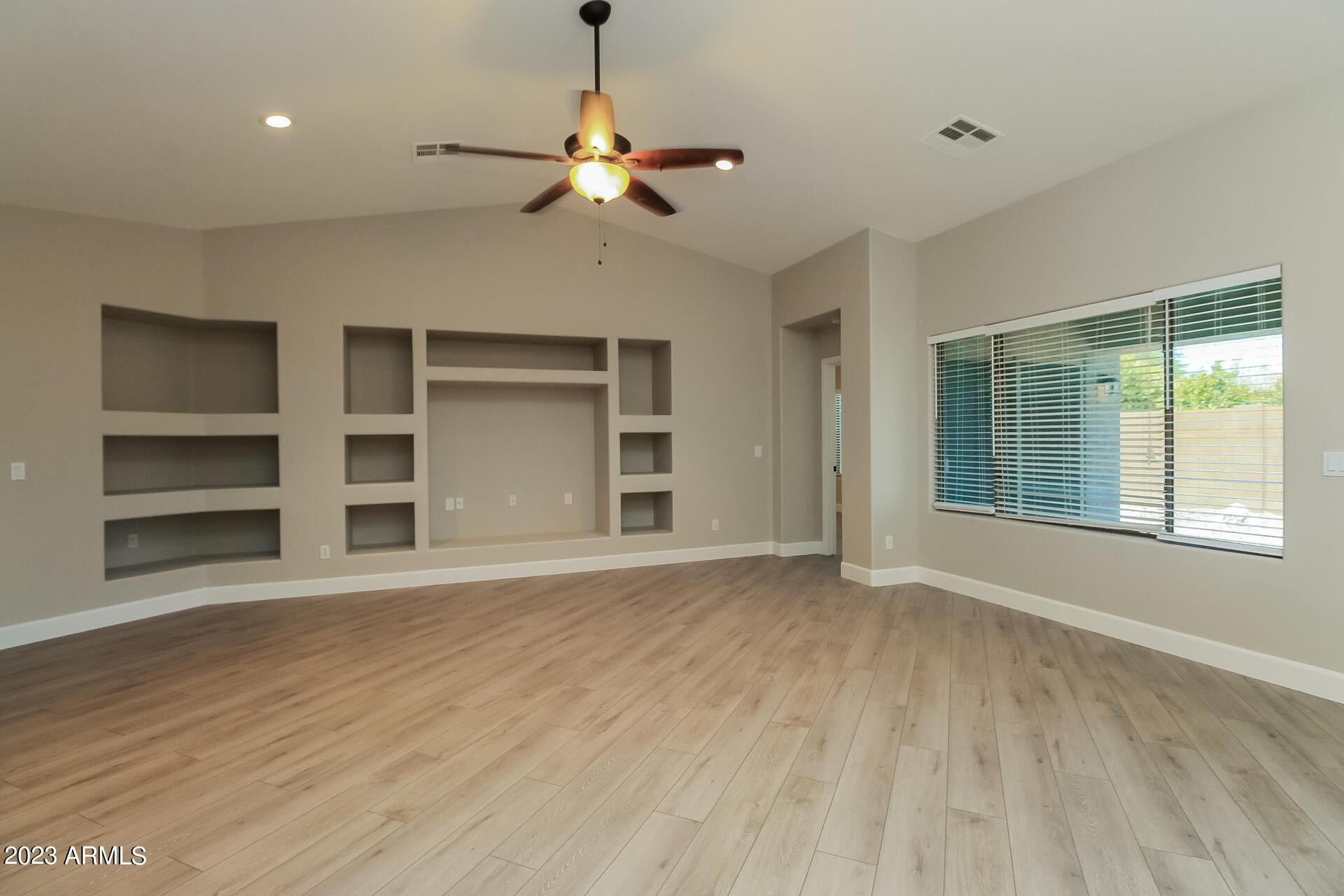 1846 W Half Moon Circle