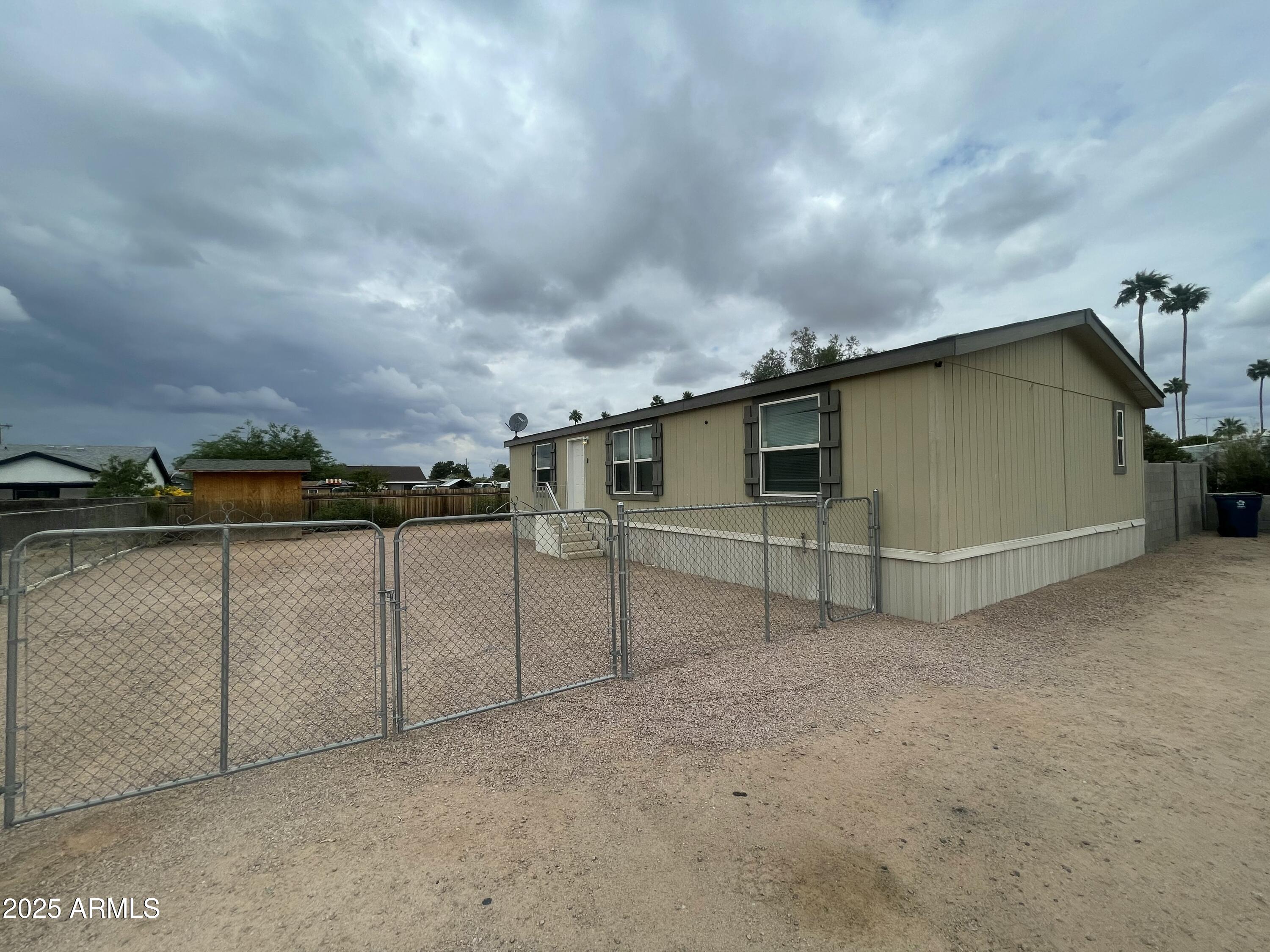 10231 E ILLINI Street