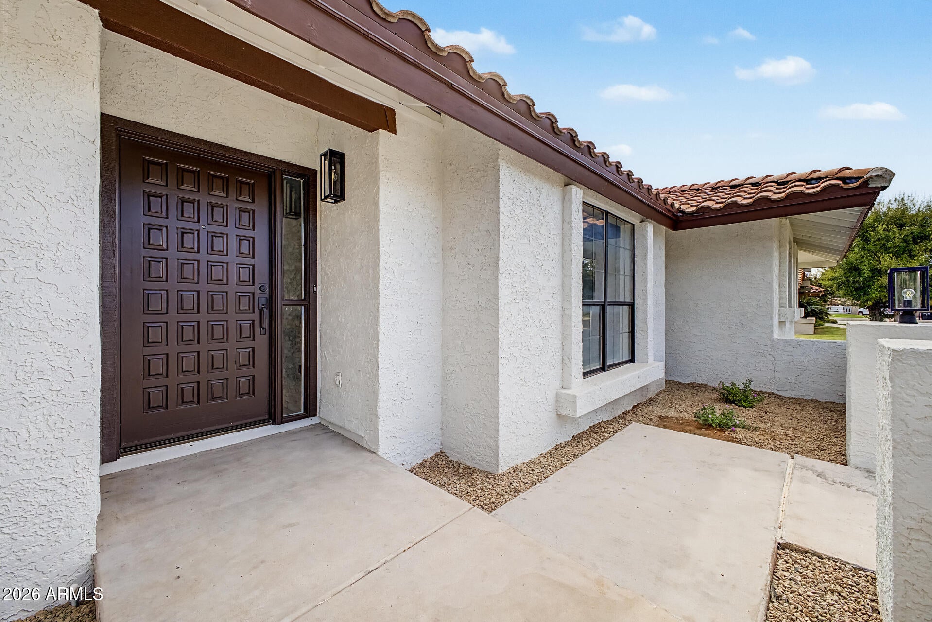 685 E LINDA Lane