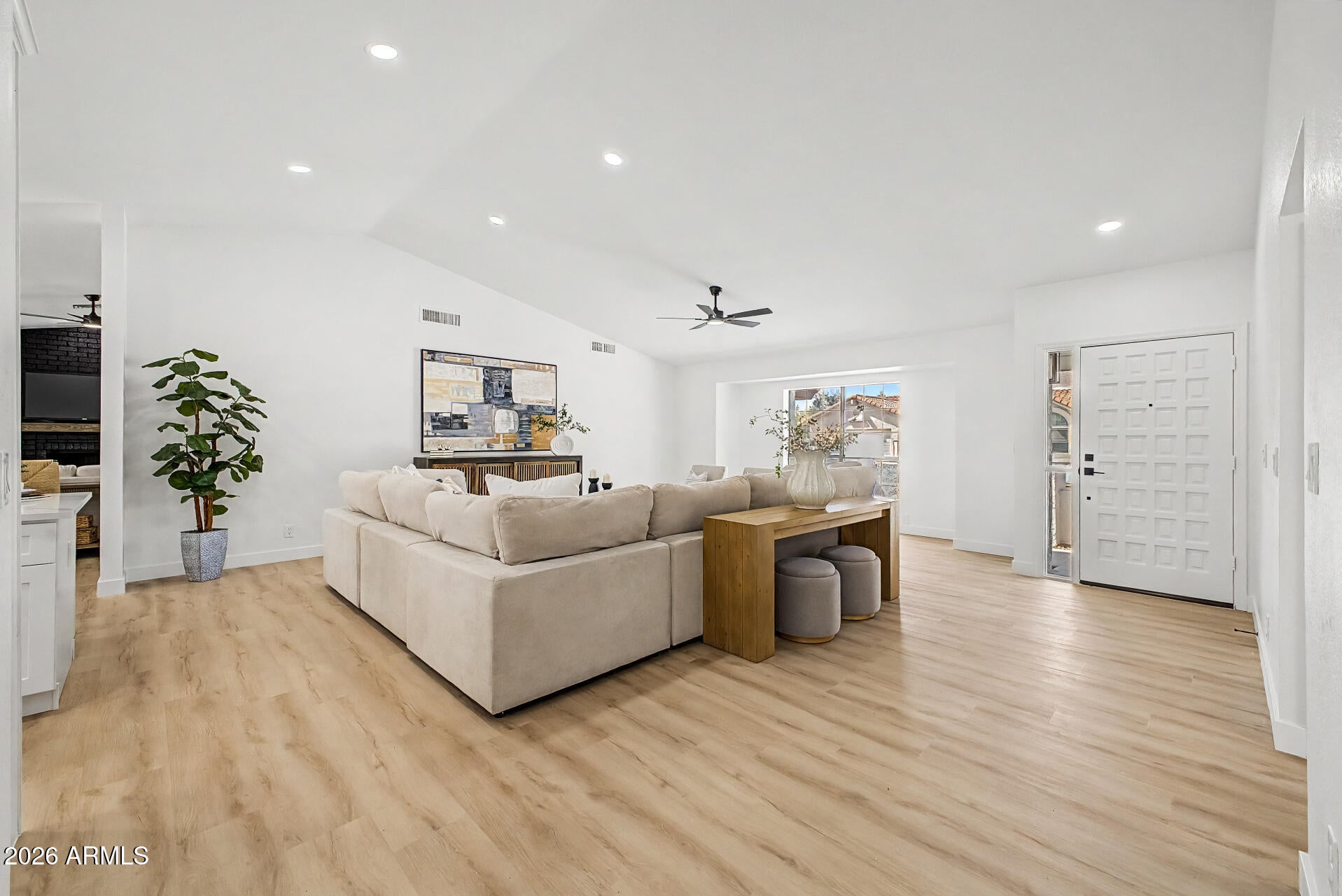 685 E LINDA Lane
