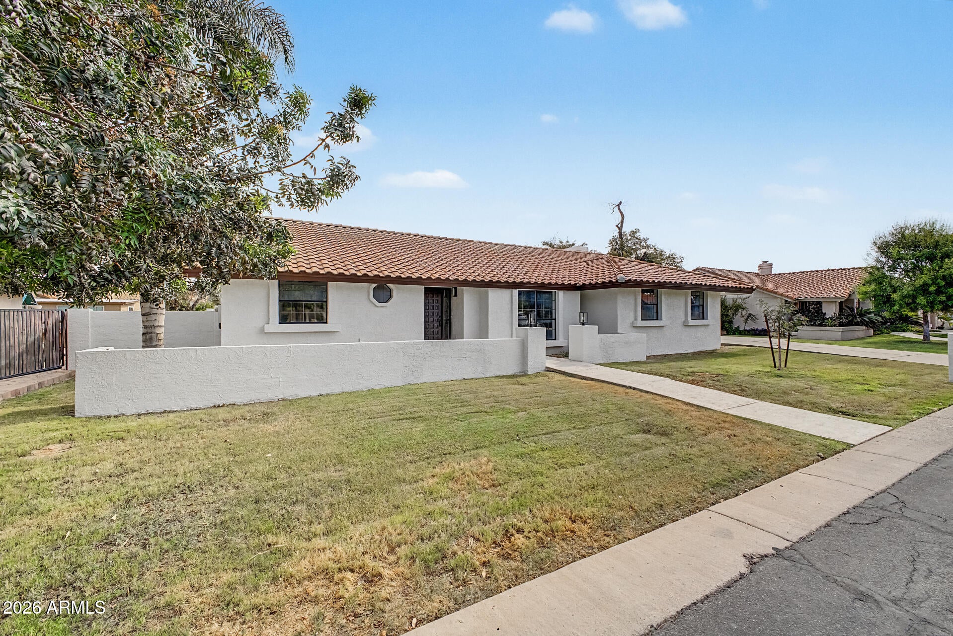 685 E LINDA Lane