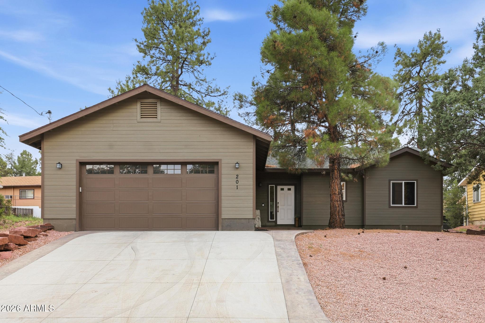 201 W CHATEAU Circle