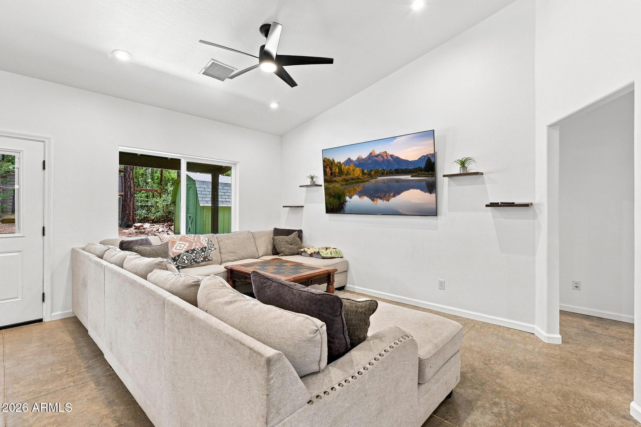201 W CHATEAU Circle