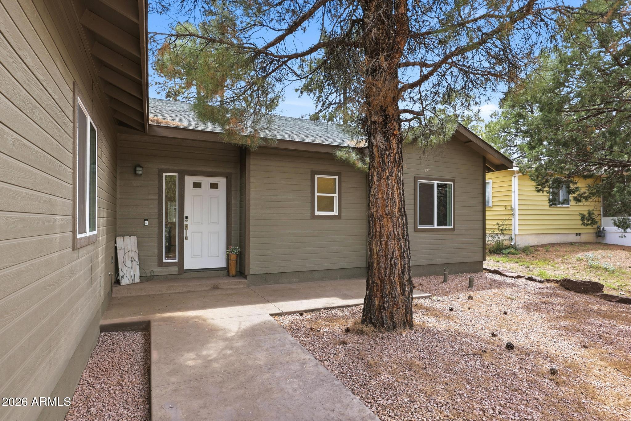 201 W CHATEAU Circle