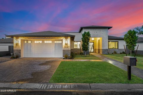 Photo of 4228 E Avalon Drive, Phoenix, AZ 85018 (MLS # 6947157)