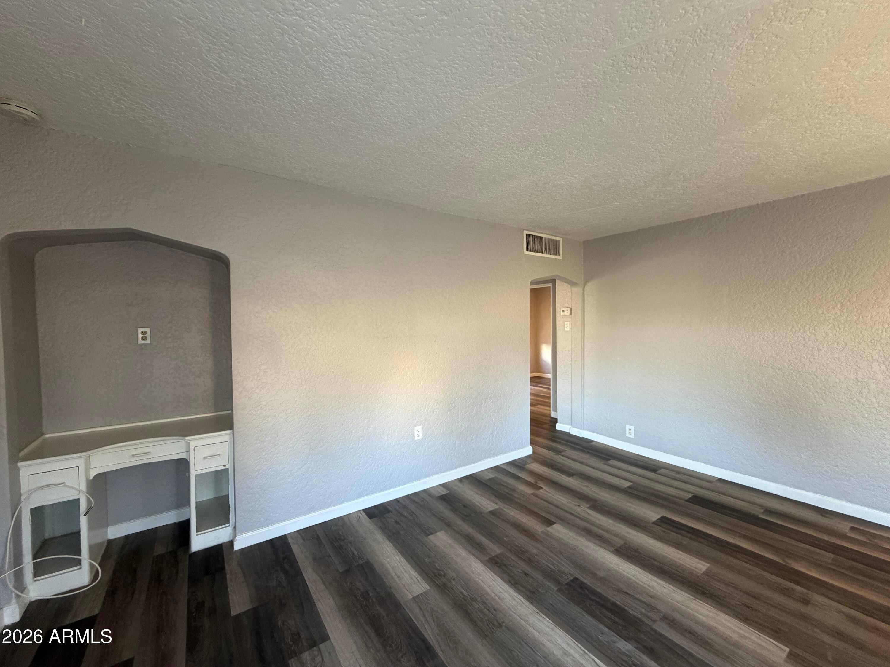 1833 E Harvard Street Apt 4