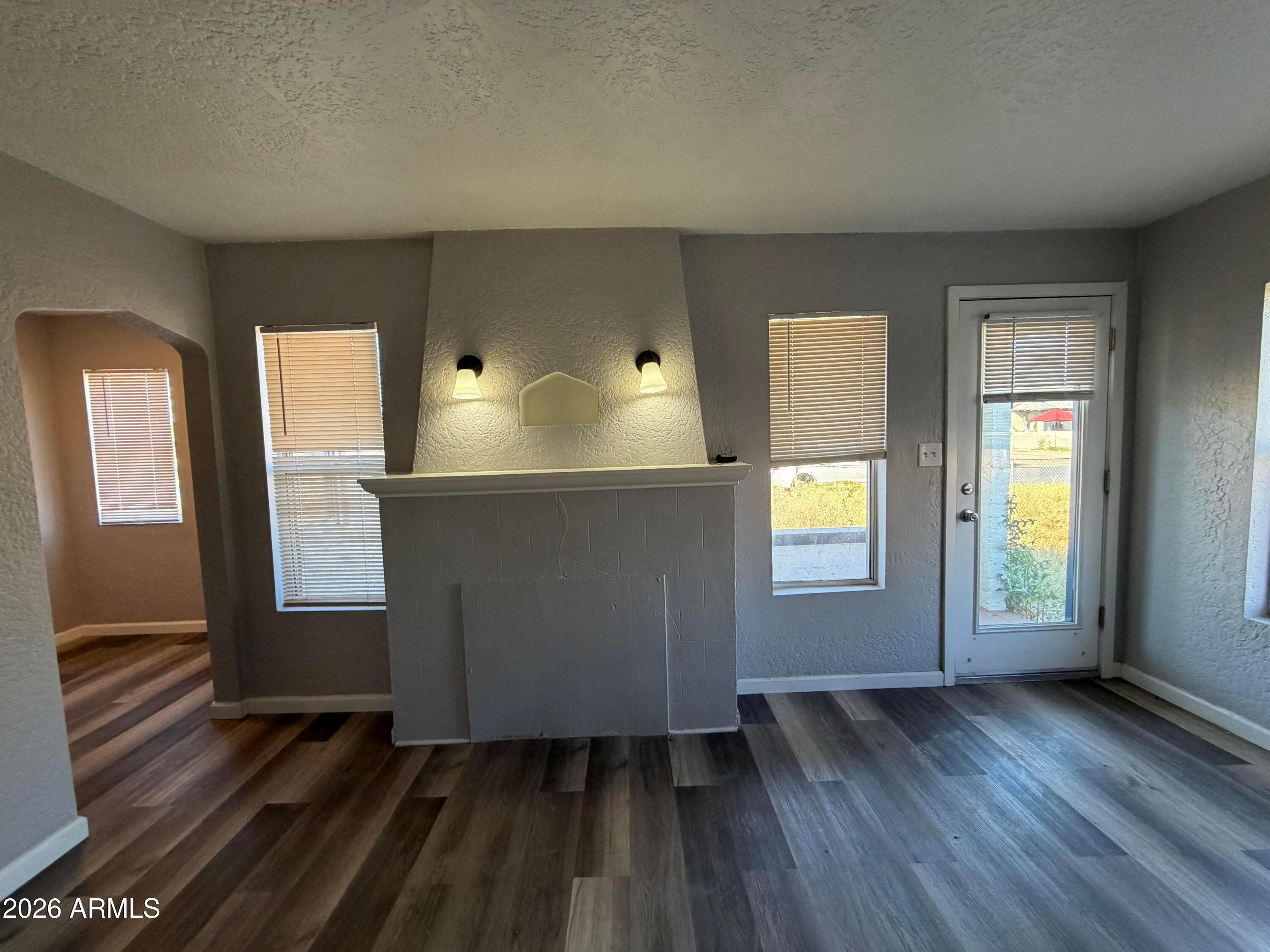 1833 E Harvard Street Apt 4