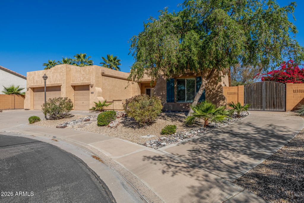 Photo of 2244 E Bartlett Place, Chandler, AZ 85249 (MLS # 6992578)