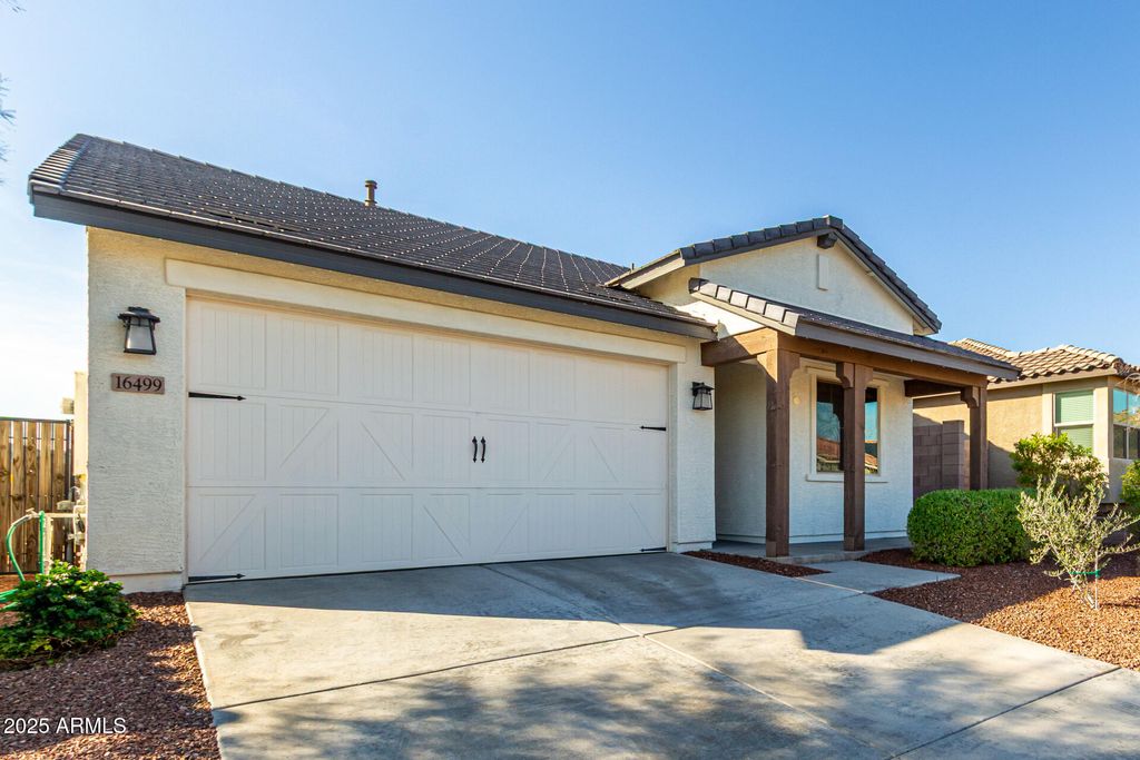 Photo of 16499 W Caldwell Street, Goodyear, AZ 85338 (MLS # 6968408)