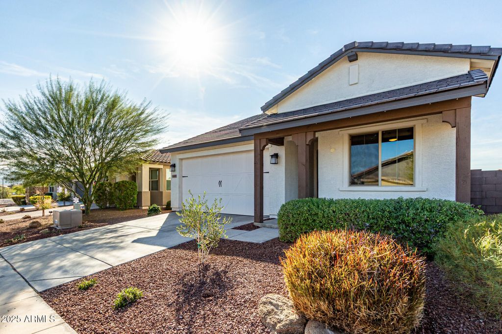 Photo of 16499 W Caldwell Street, Goodyear, AZ 85338 (MLS # 6968408)