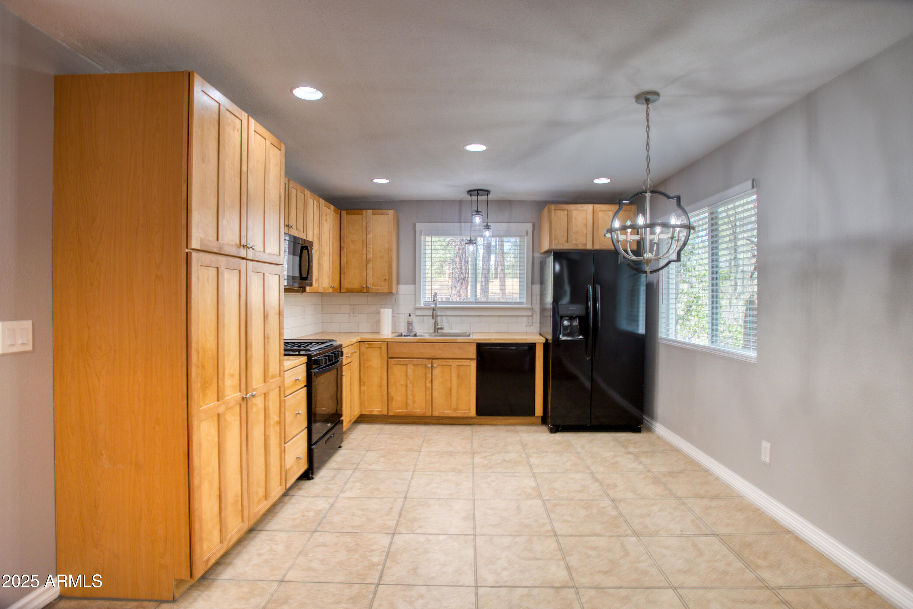 281 S 31ST Drive